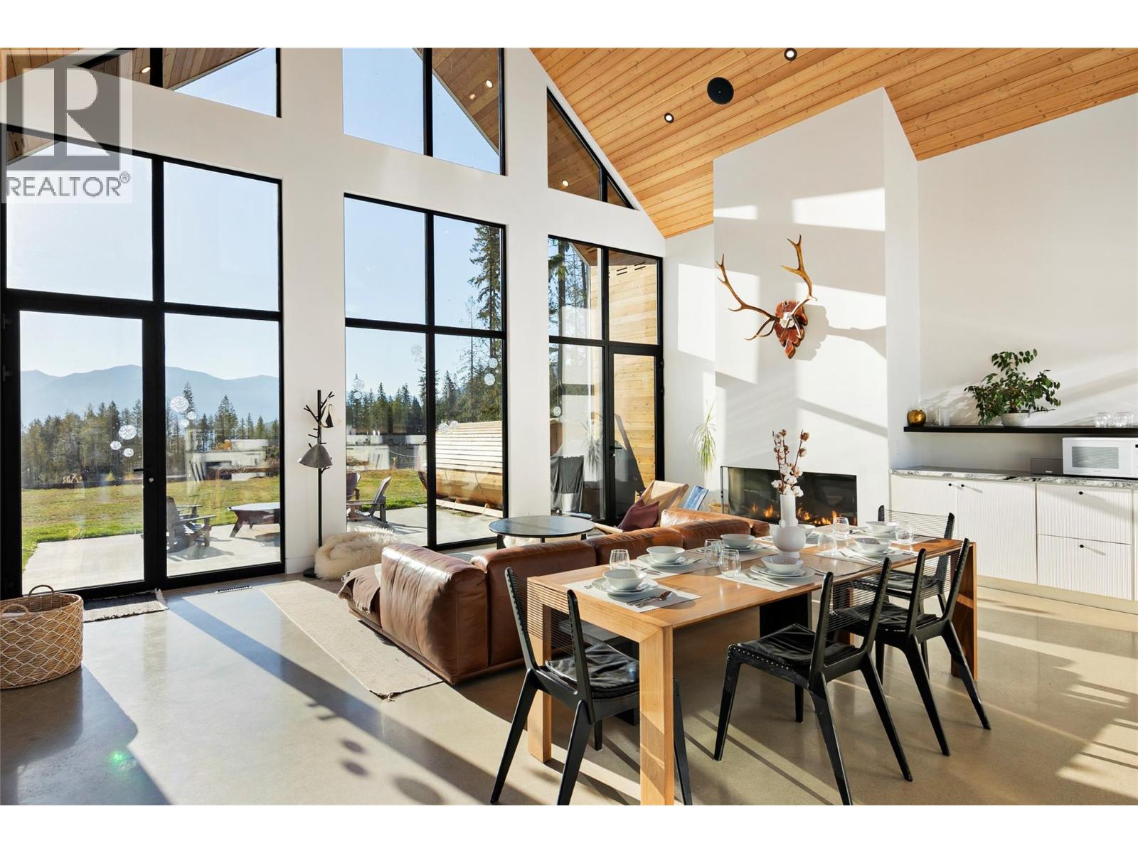 1950 Sidmouth Road, Revelstoke, British Columbia  V0E 2S0 - Photo 22 - 10365838