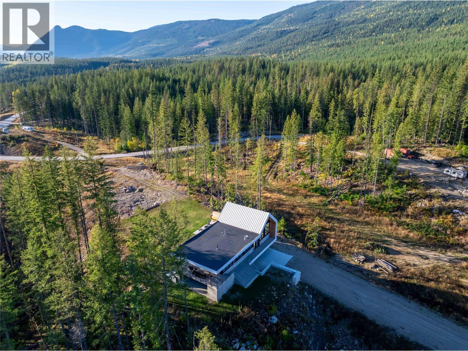 1950 Sidmouth Road, Revelstoke, British Columbia  V0E 2S0 - Photo 4 - 10365838