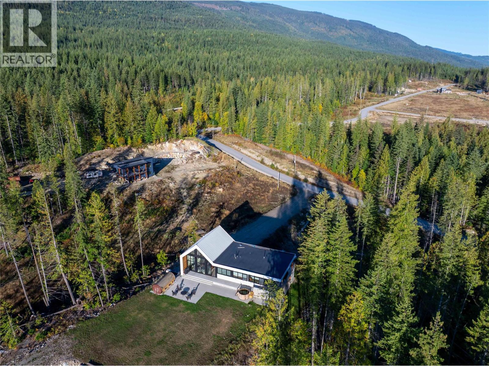 1950 Sidmouth Road, Revelstoke, British Columbia  V0E 2S0 - Photo 5 - 10365838