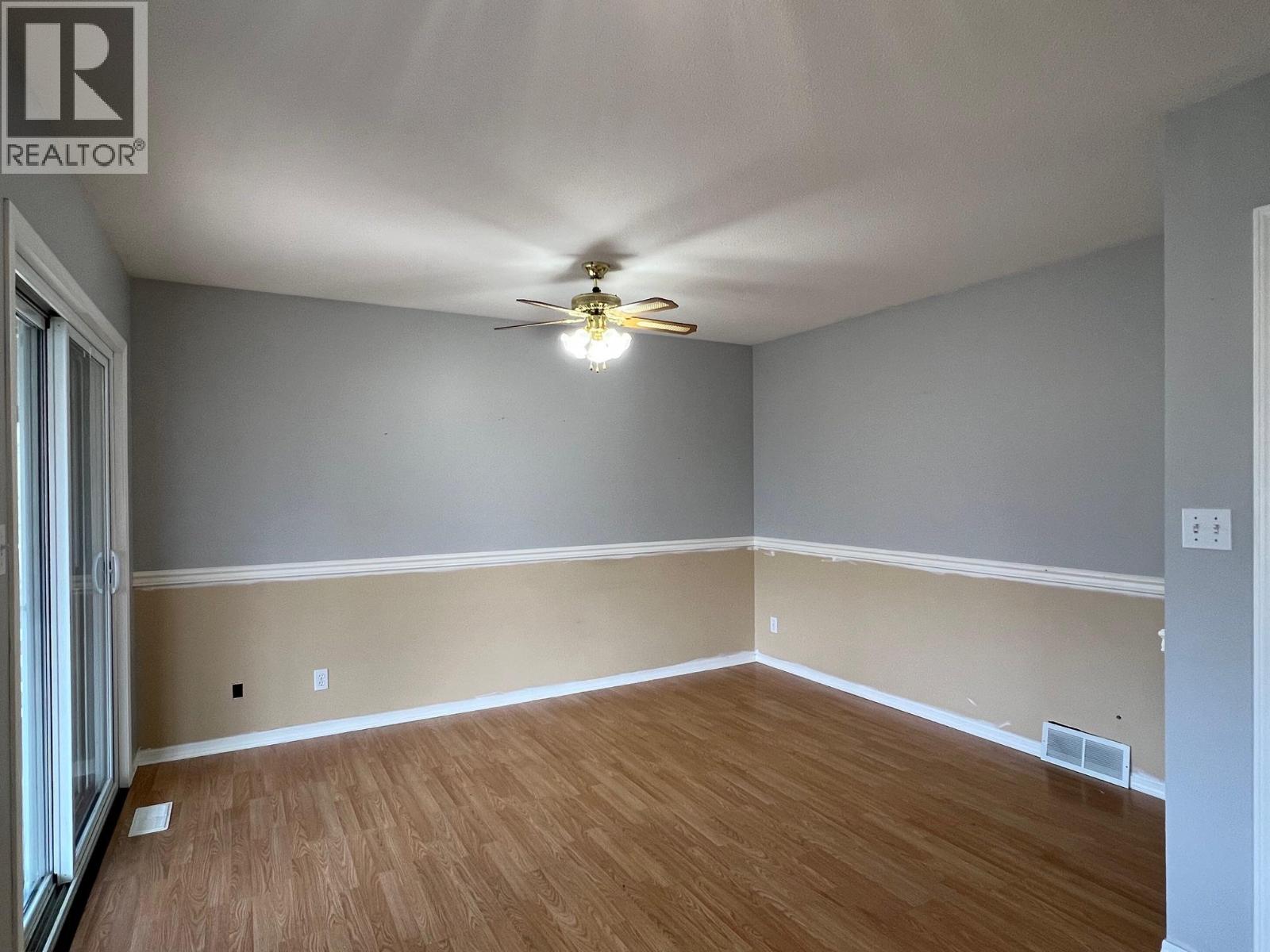 102 1st Street, Vernon, British Columbia  V1H 1Z1 - Photo 7 - 10366081