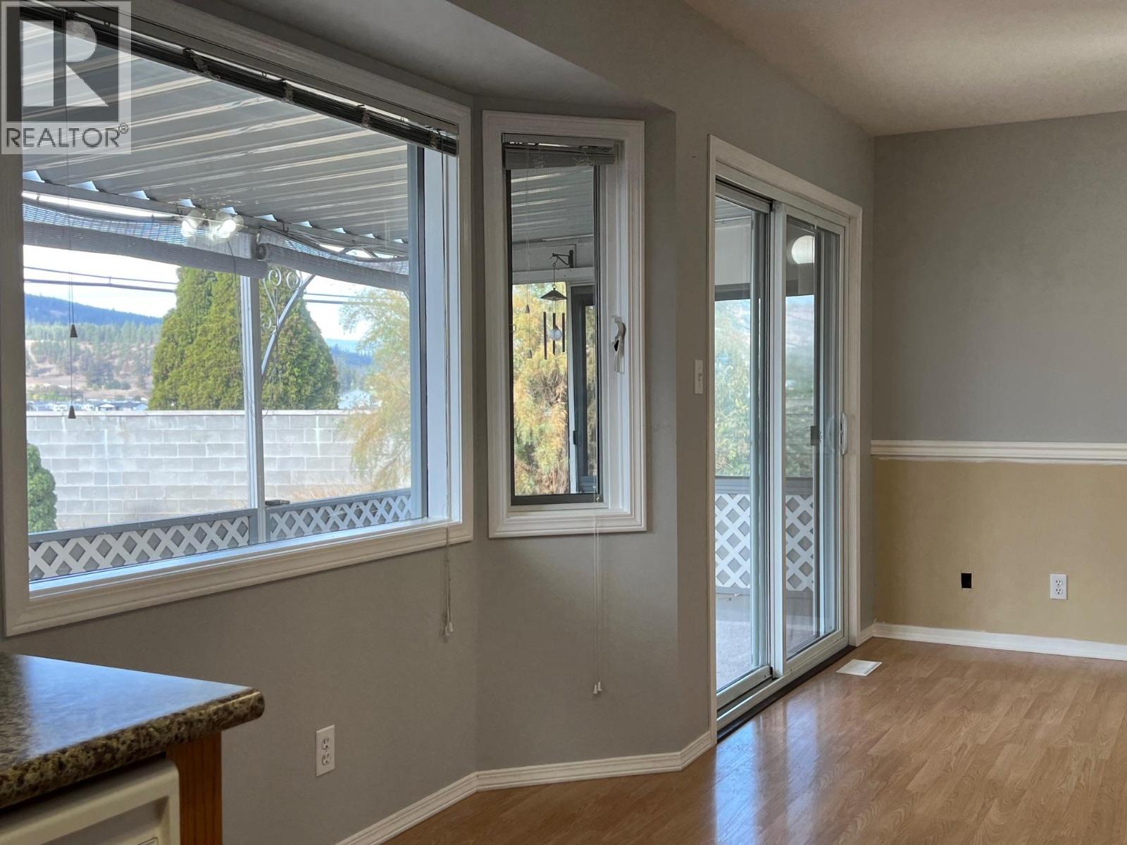 102 1st Street, Vernon, British Columbia  V1H 1Z1 - Photo 8 - 10366081