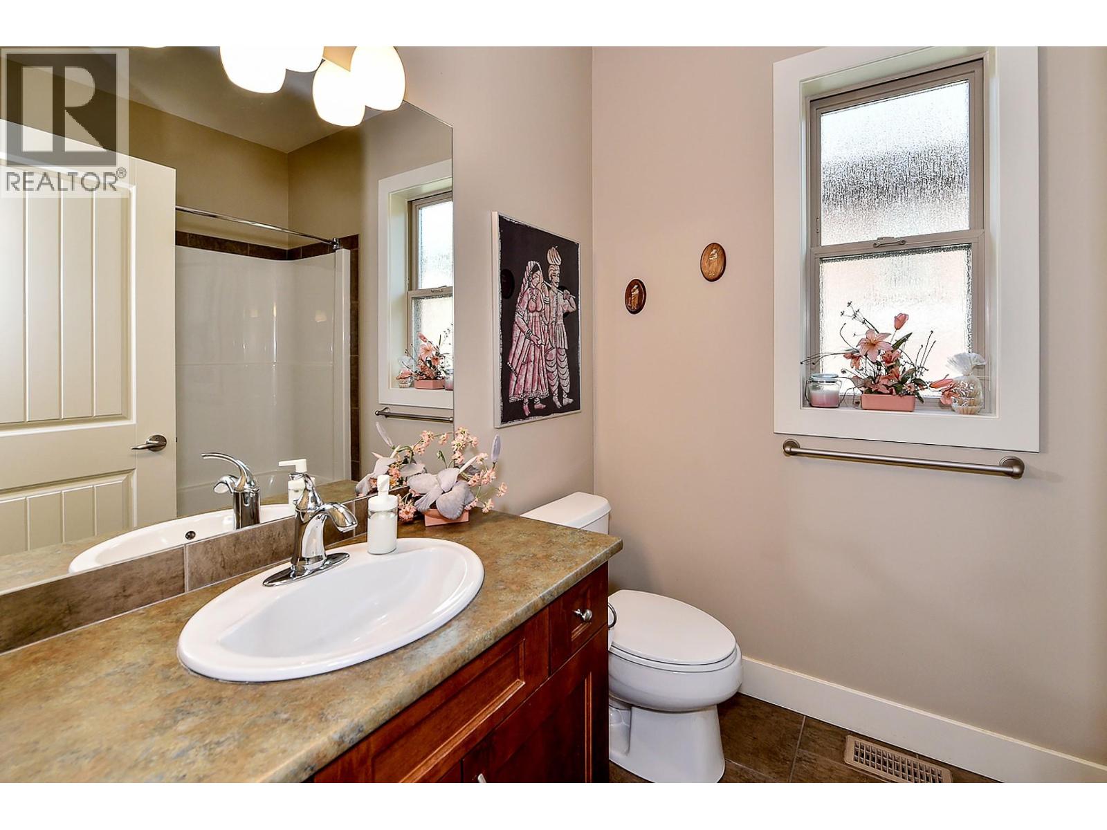 2450 Selkirk Drive Unit# 8, Kelowna, British Columbia  V1V 2Z5 - Photo 8 - 10365945