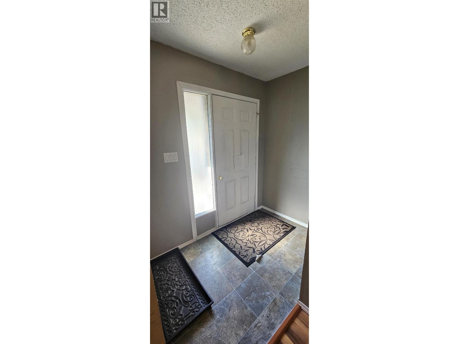 1234 Hickory Crescent, Sparwood, British Columbia  V0B 2G2 - Photo 3 - 10365841