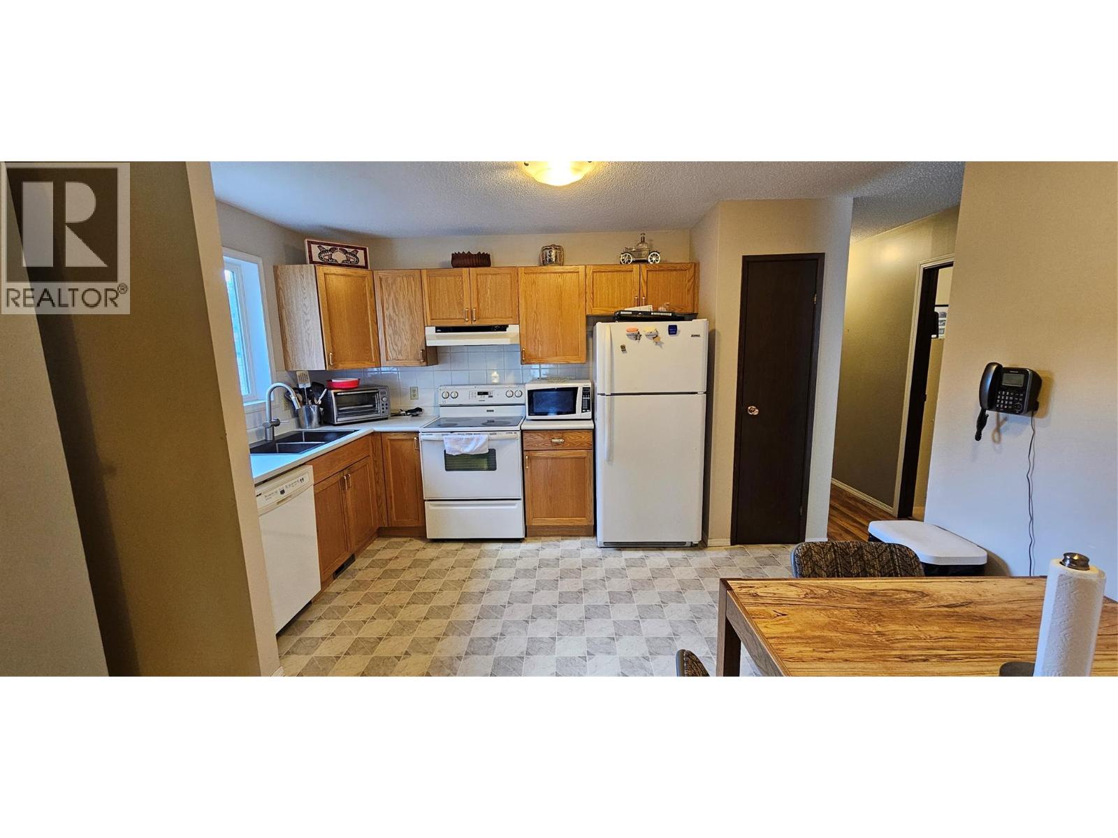 1234 Hickory Crescent, Sparwood, British Columbia  V0B 2G2 - Photo 4 - 10365841