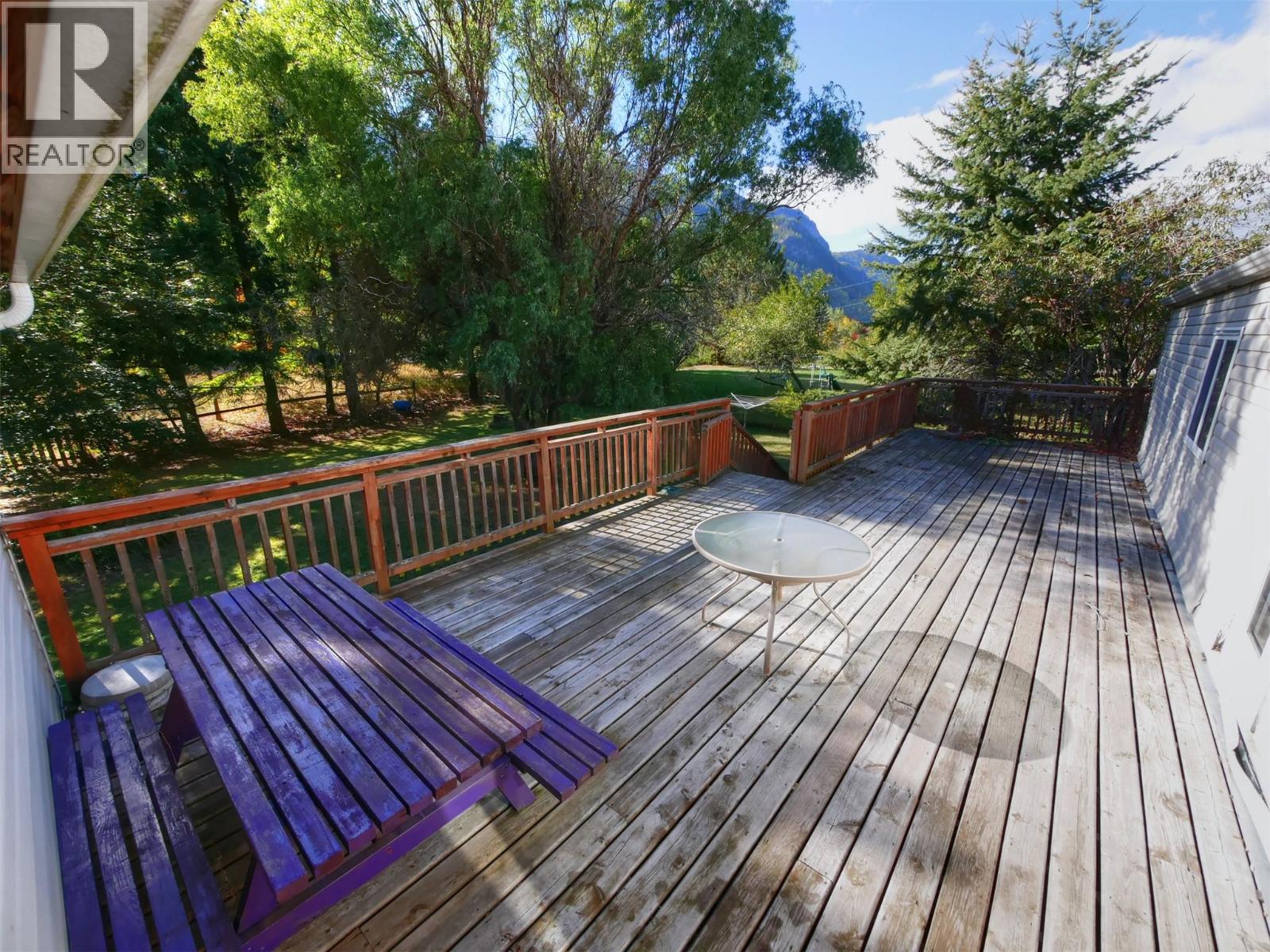 3560 Upper Levels Road, Robson, British Columbia  V0G 1X0 - Photo 9 - 10366218