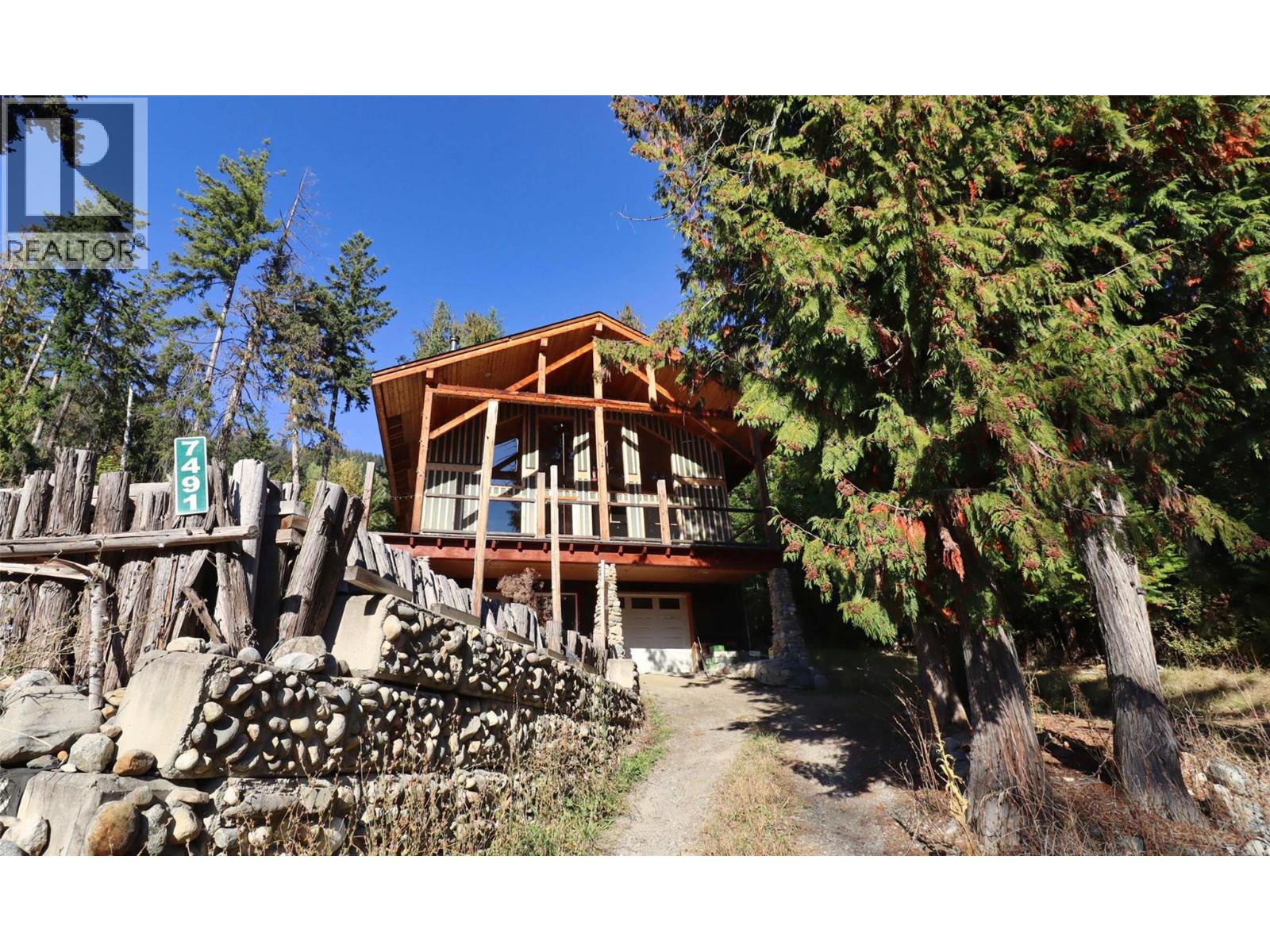 7487 & 7491 Crowfoot Drive, Anglemont, British Columbia  V0E 1M8 - Photo 12 - 10366020