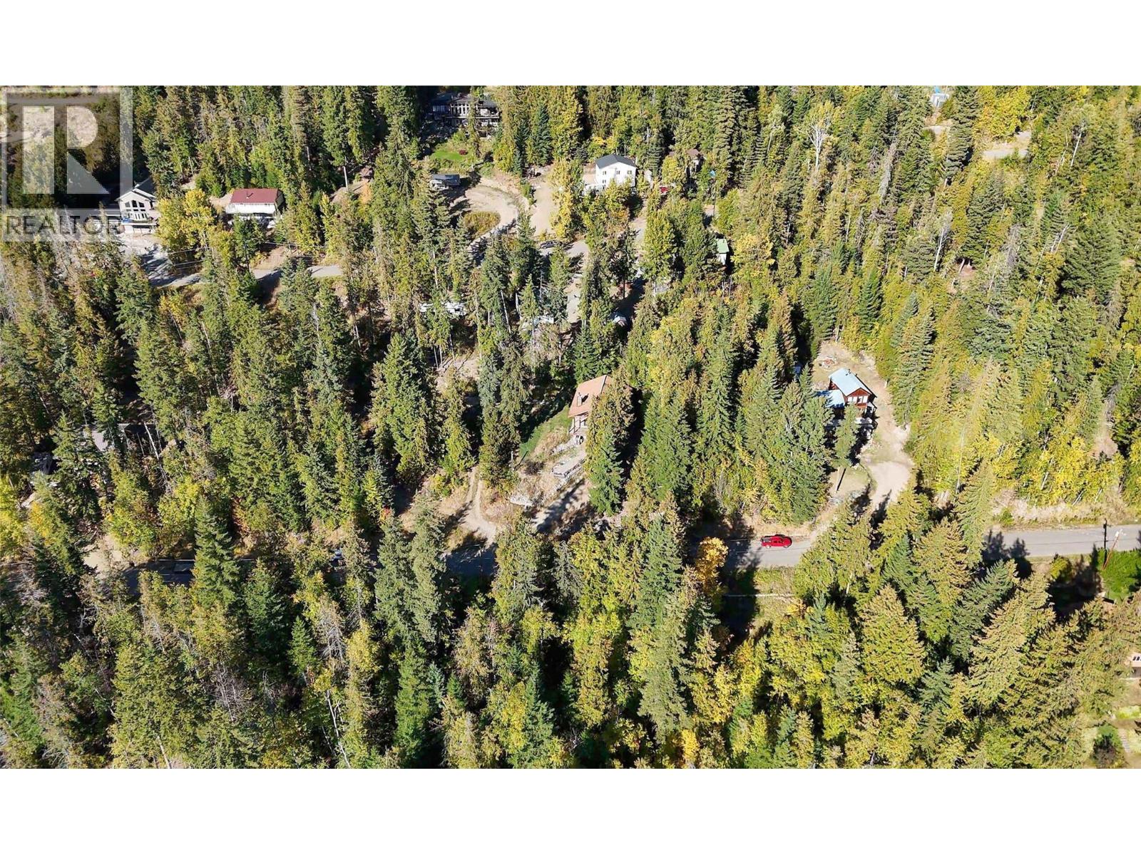 7487 & 7491 Crowfoot Drive, Anglemont, British Columbia  V0E 1M8 - Photo 14 - 10366020