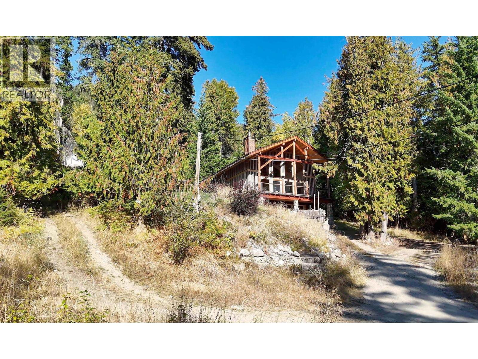 7487 & 7491 Crowfoot Drive, Anglemont, British Columbia  V0E 1M8 - Photo 2 - 10366020