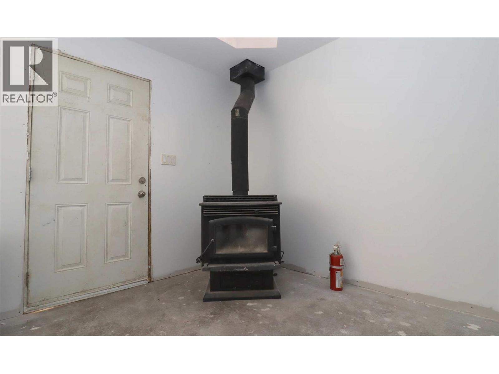 7487 & 7491 Crowfoot Drive, Anglemont, British Columbia  V0E 1M8 - Photo 22 - 10366020