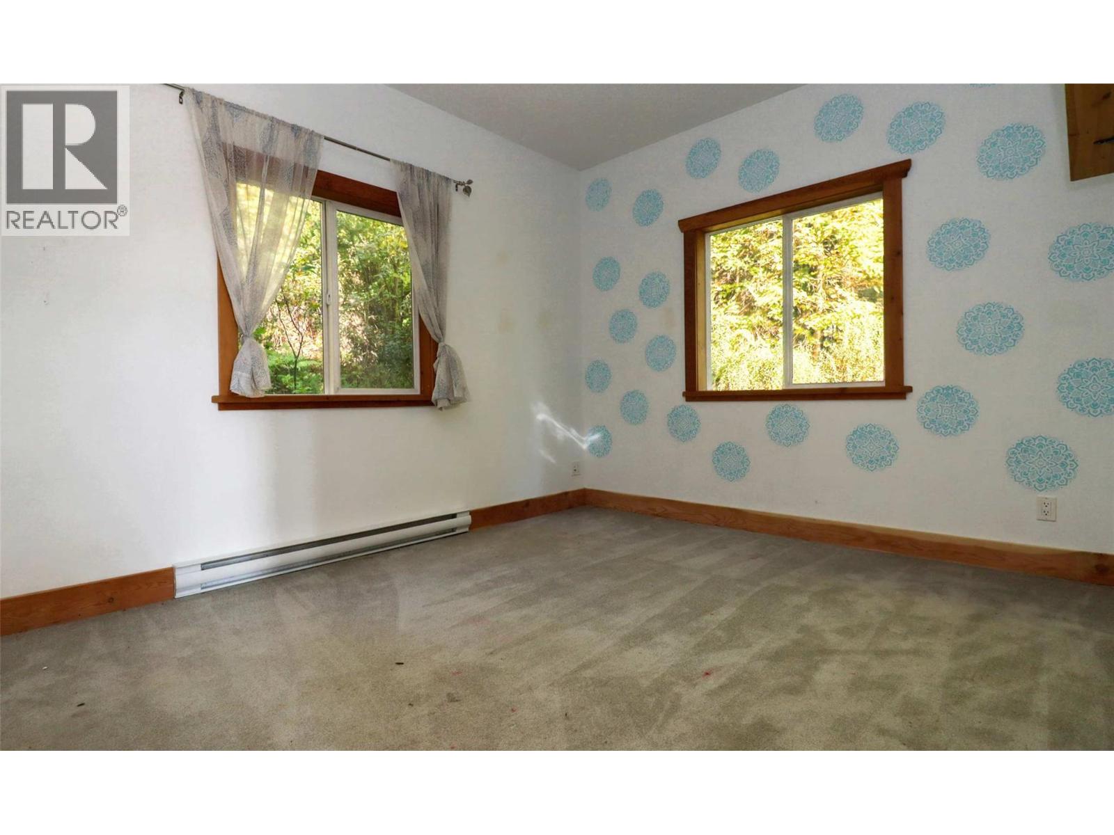 7487 & 7491 Crowfoot Drive, Anglemont, British Columbia  V0E 1M8 - Photo 27 - 10366020