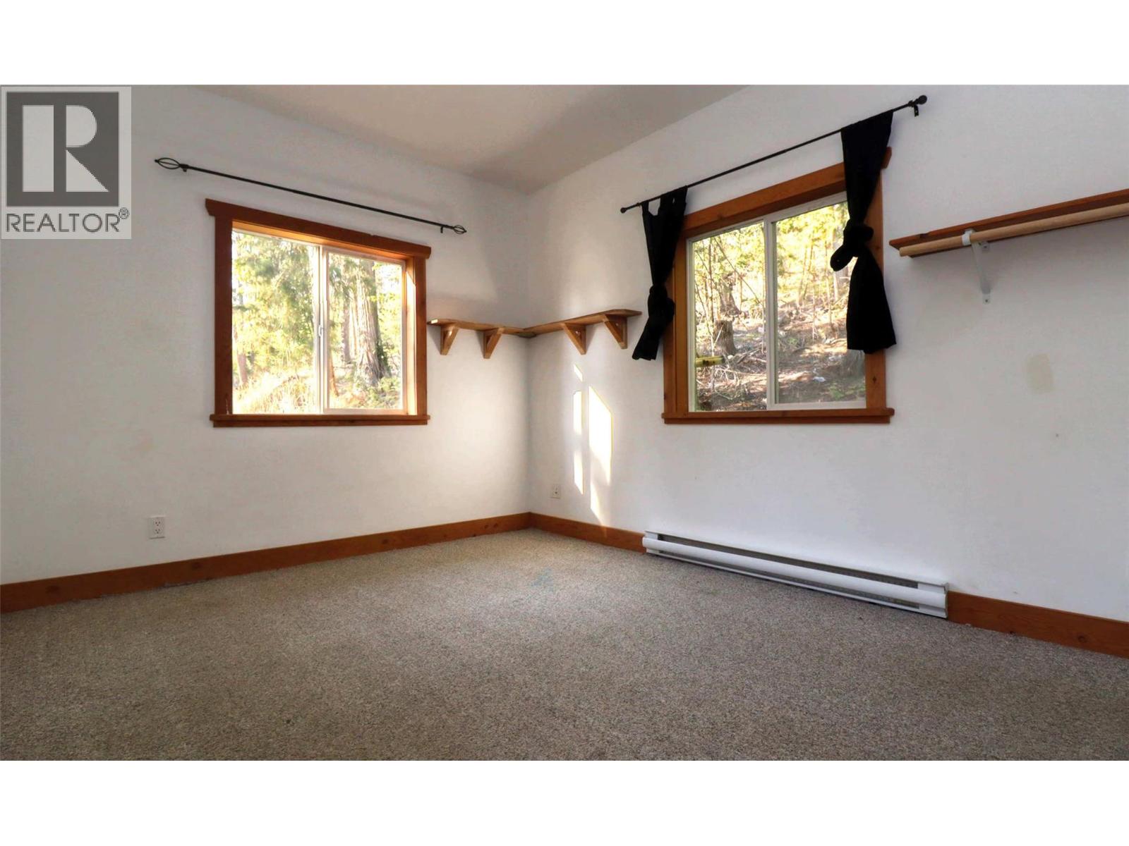 7487 & 7491 Crowfoot Drive, Anglemont, British Columbia  V0E 1M8 - Photo 28 - 10366020