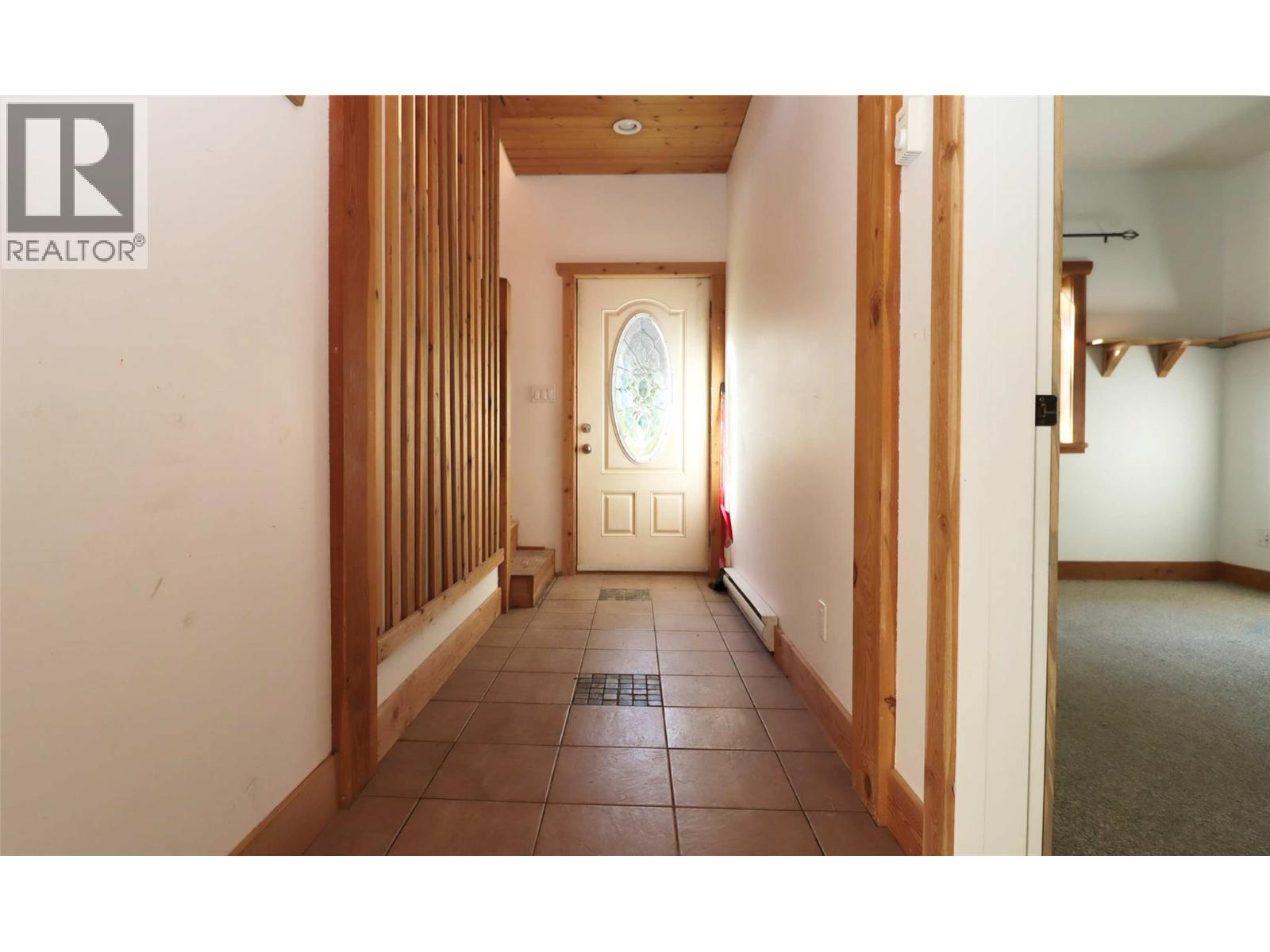 7487 & 7491 Crowfoot Drive, Anglemont, British Columbia  V0E 1M8 - Photo 29 - 10366020