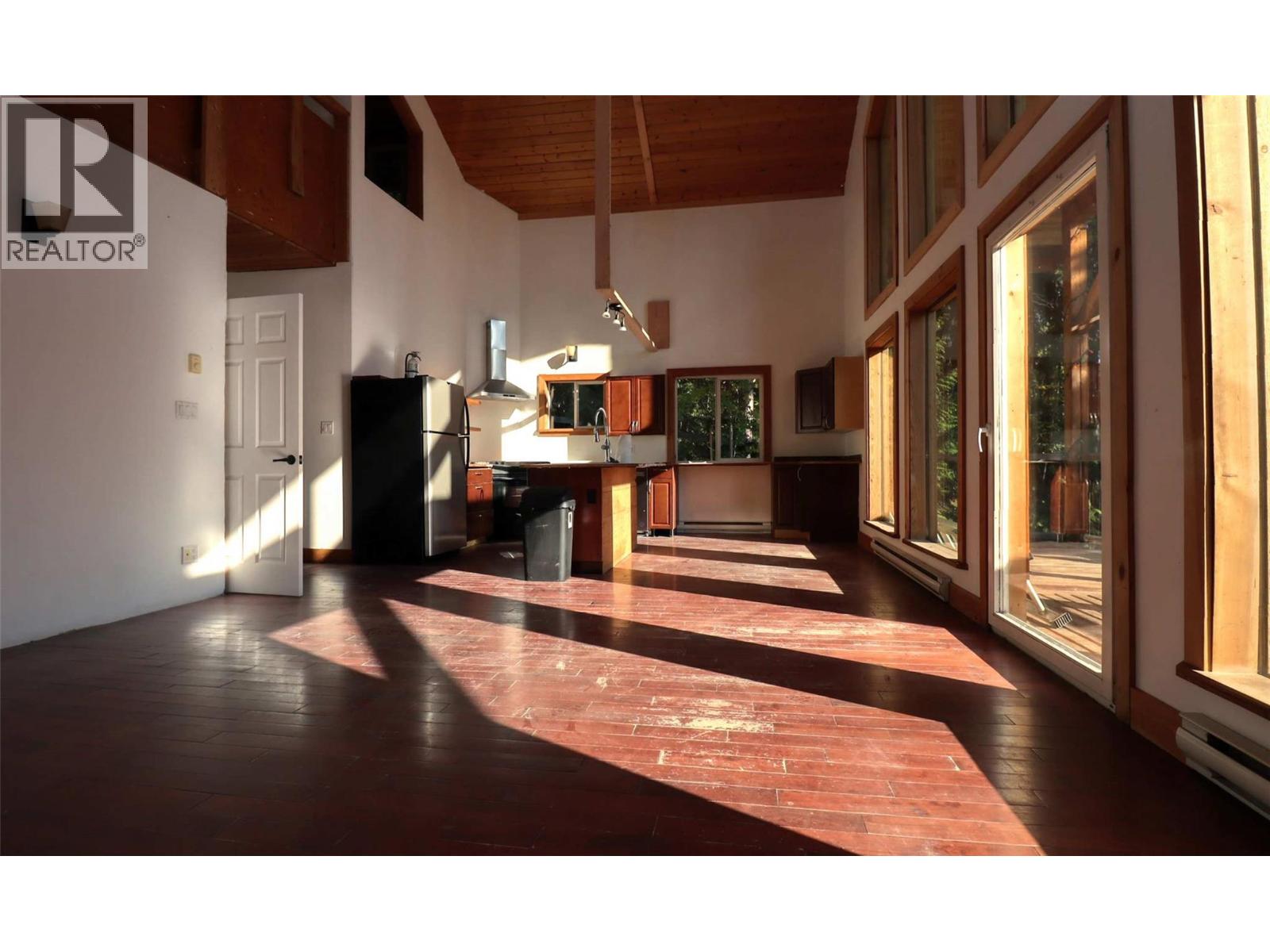 7487 & 7491 Crowfoot Drive, Anglemont, British Columbia  V0E 1M8 - Photo 31 - 10366020