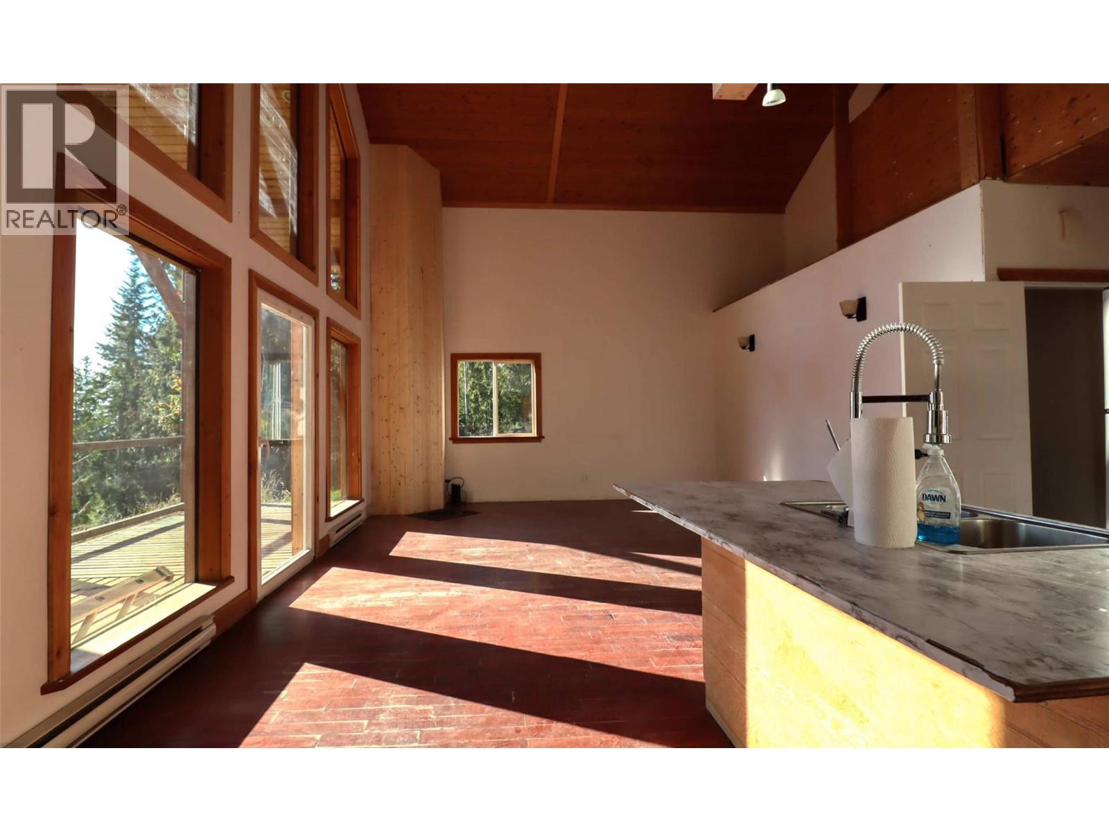 7487 & 7491 Crowfoot Drive, Anglemont, British Columbia  V0E 1M8 - Photo 33 - 10366020