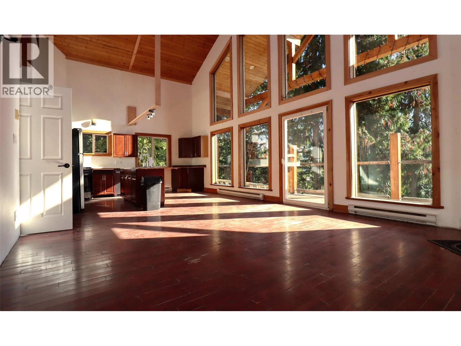 7487 & 7491 Crowfoot Drive, Anglemont, British Columbia  V0E 1M8 - Photo 35 - 10366020