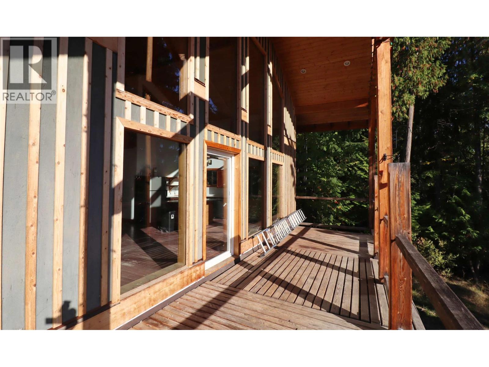 7487 & 7491 Crowfoot Drive, Anglemont, British Columbia  V0E 1M8 - Photo 37 - 10366020