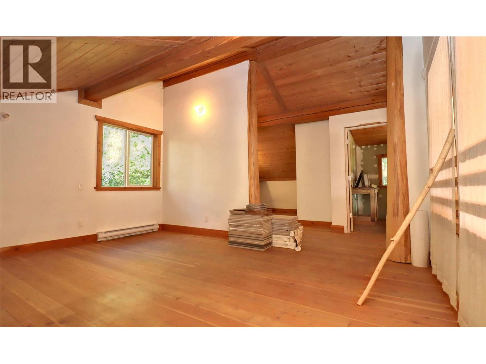 7487 & 7491 Crowfoot Drive, Anglemont, British Columbia  V0E 1M8 - Photo 44 - 10366020