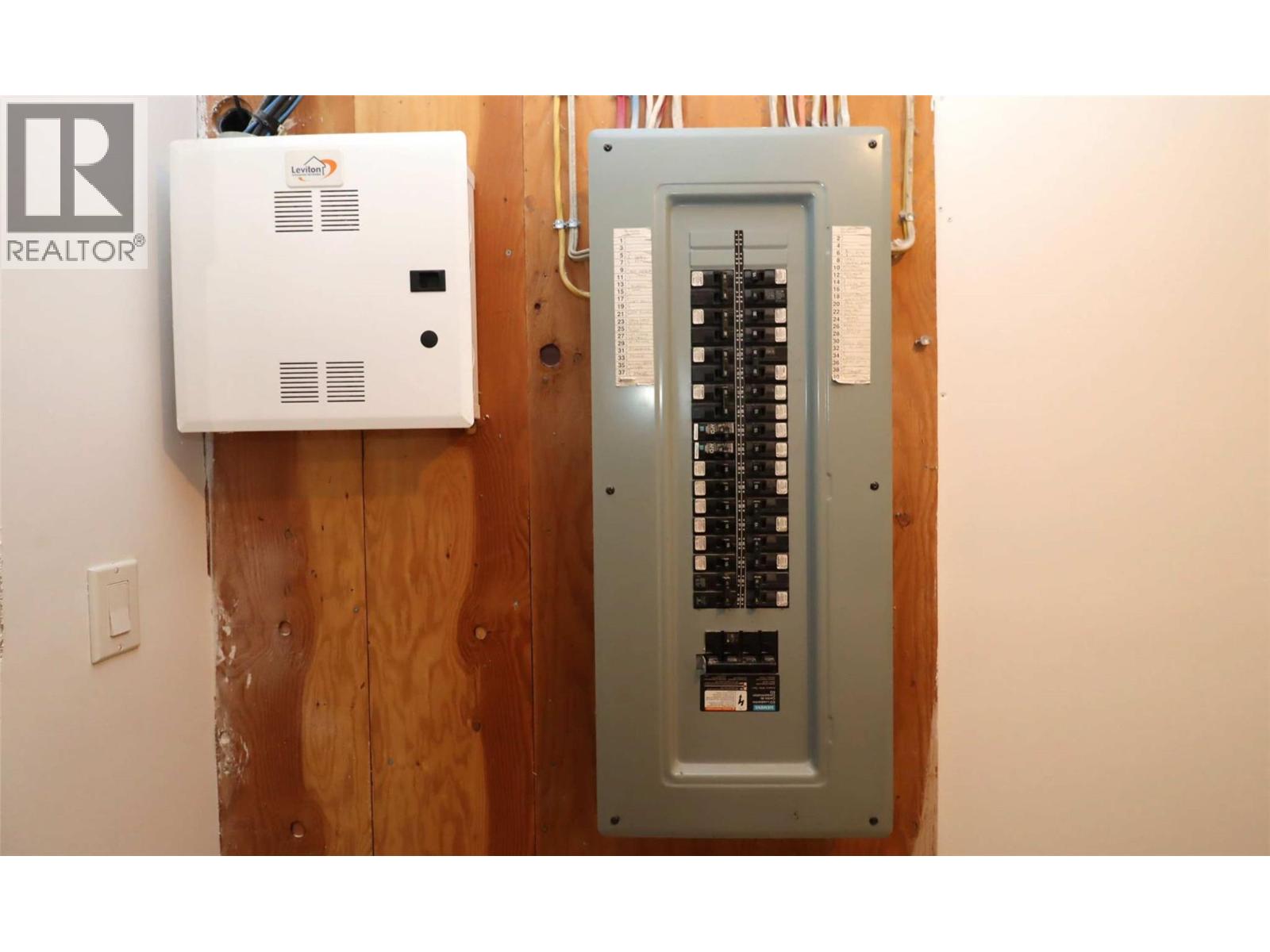 7487 & 7491 Crowfoot Drive, Anglemont, British Columbia  V0E 1M8 - Photo 46 - 10366020