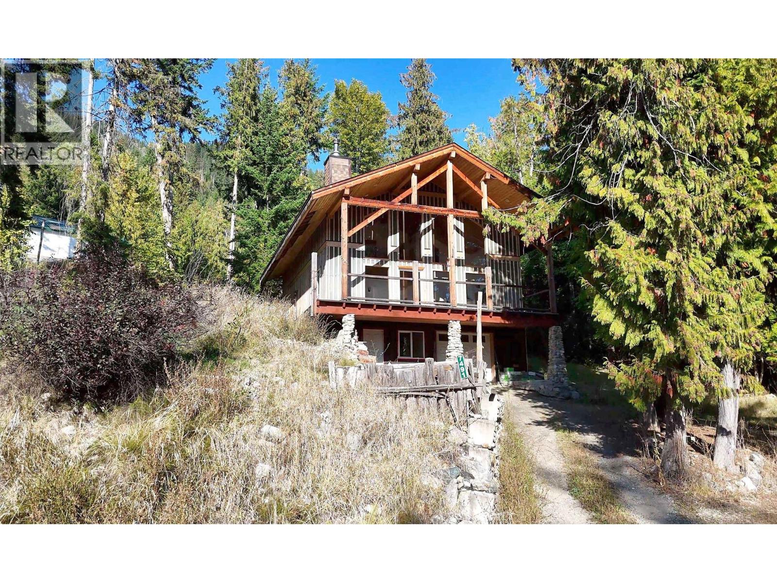 7487 & 7491 Crowfoot Drive, Anglemont, British Columbia  V0E 1M8 - Photo 6 - 10366020