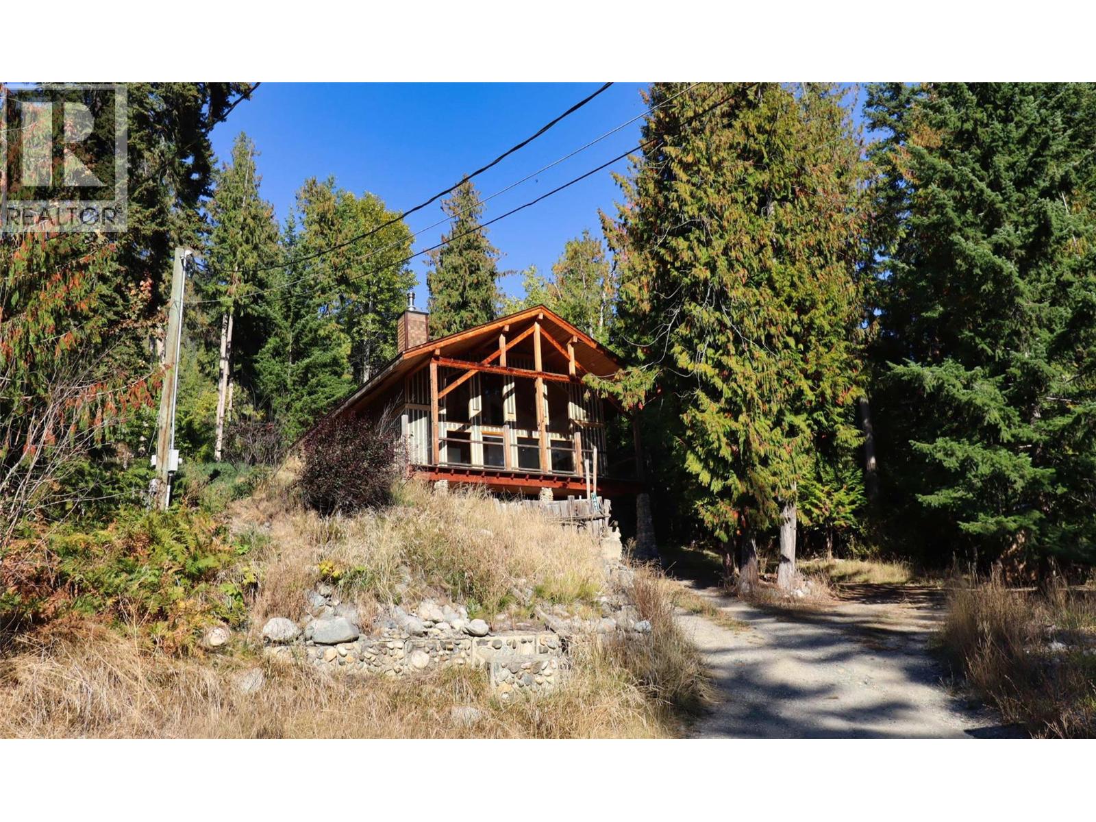 7487 & 7491 Crowfoot Drive, Anglemont, British Columbia  V0E 1M8 - Photo 7 - 10366020