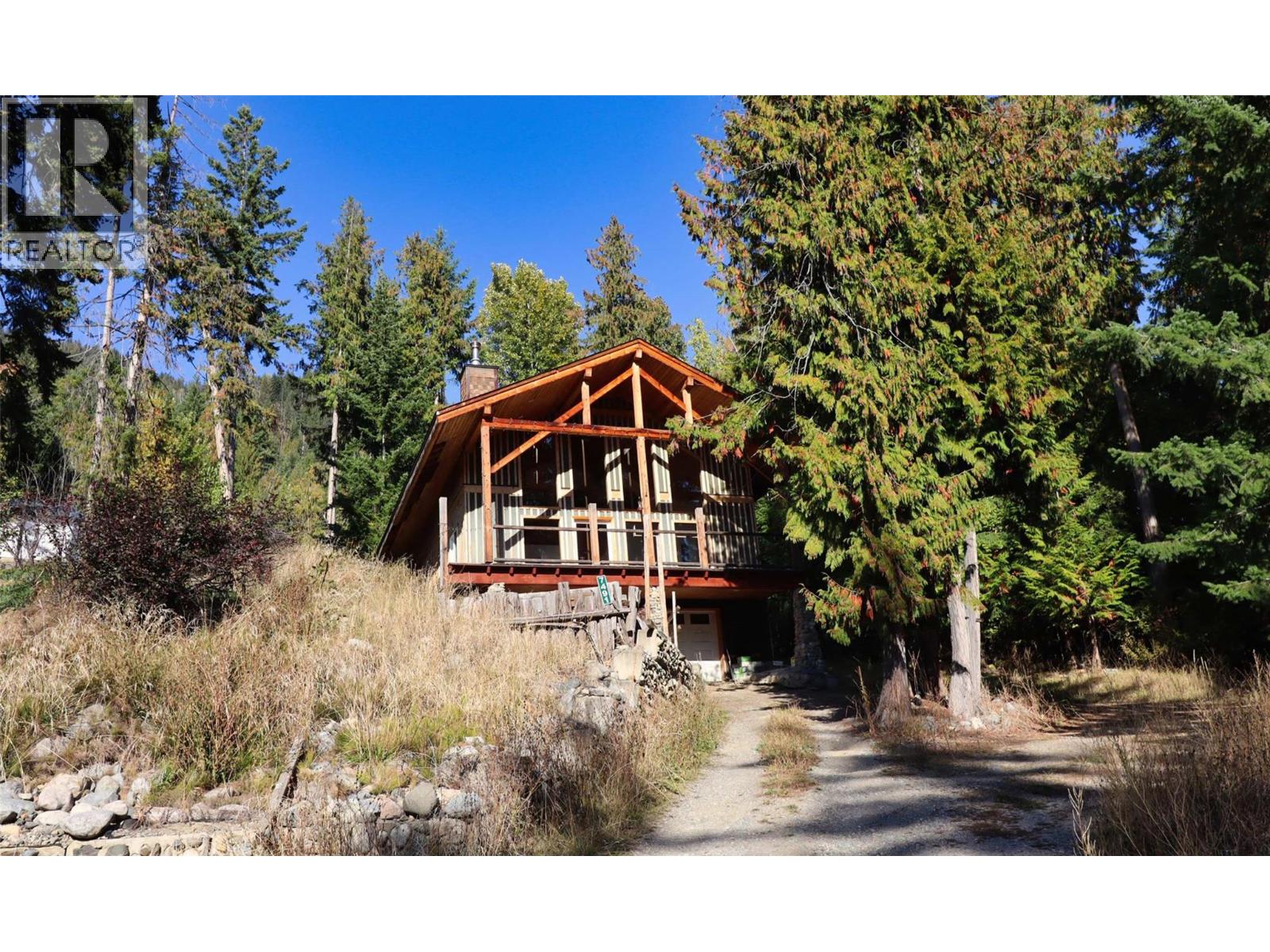 7487 & 7491 Crowfoot Drive, Anglemont, British Columbia  V0E 1M8 - Photo 9 - 10366020