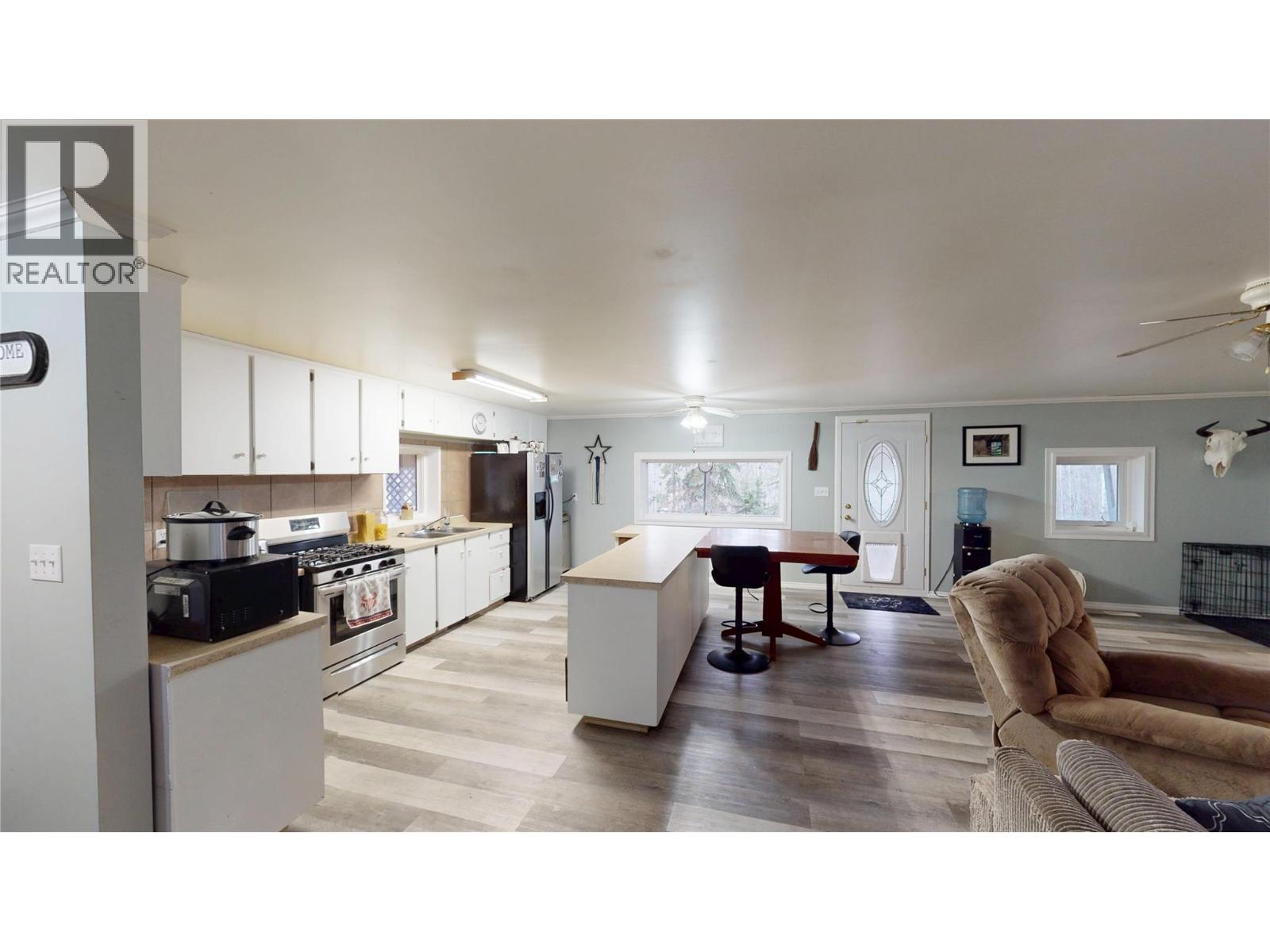 6016 Westall Subdivision, Chetwynd, British Columbia  V0C 1J0 - Photo 54 - 10366174