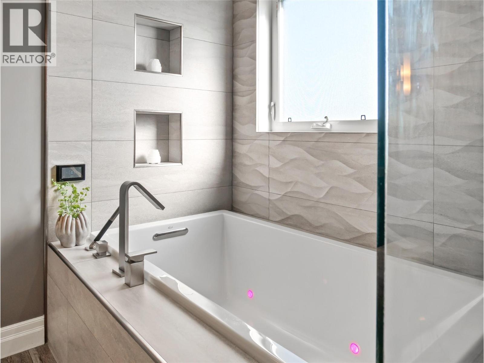 1905 89 Avenue, Dawson Creek, British Columbia  V1G 0A2 - Photo 74 - 10366325