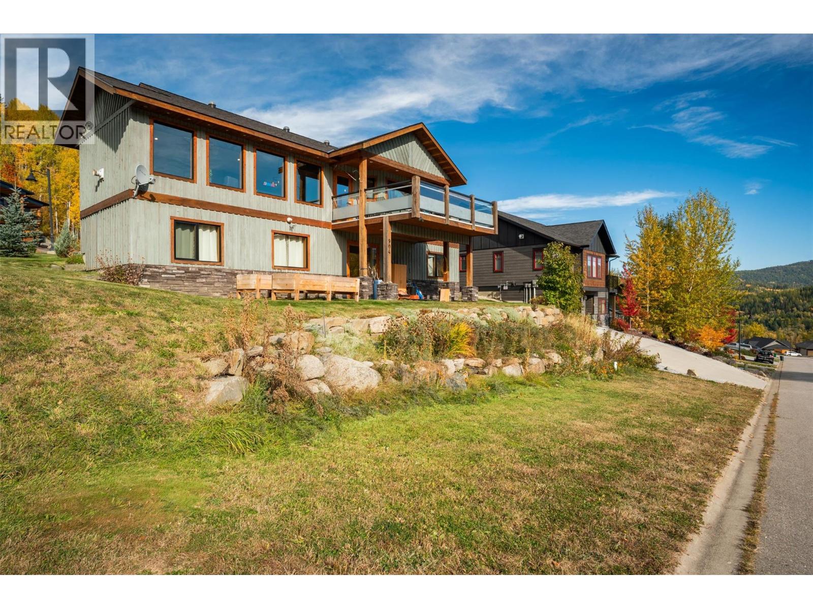 904 Redstone Drive, Rossland, British Columbia  V0G 1Y0 - Photo 4 - 10366321