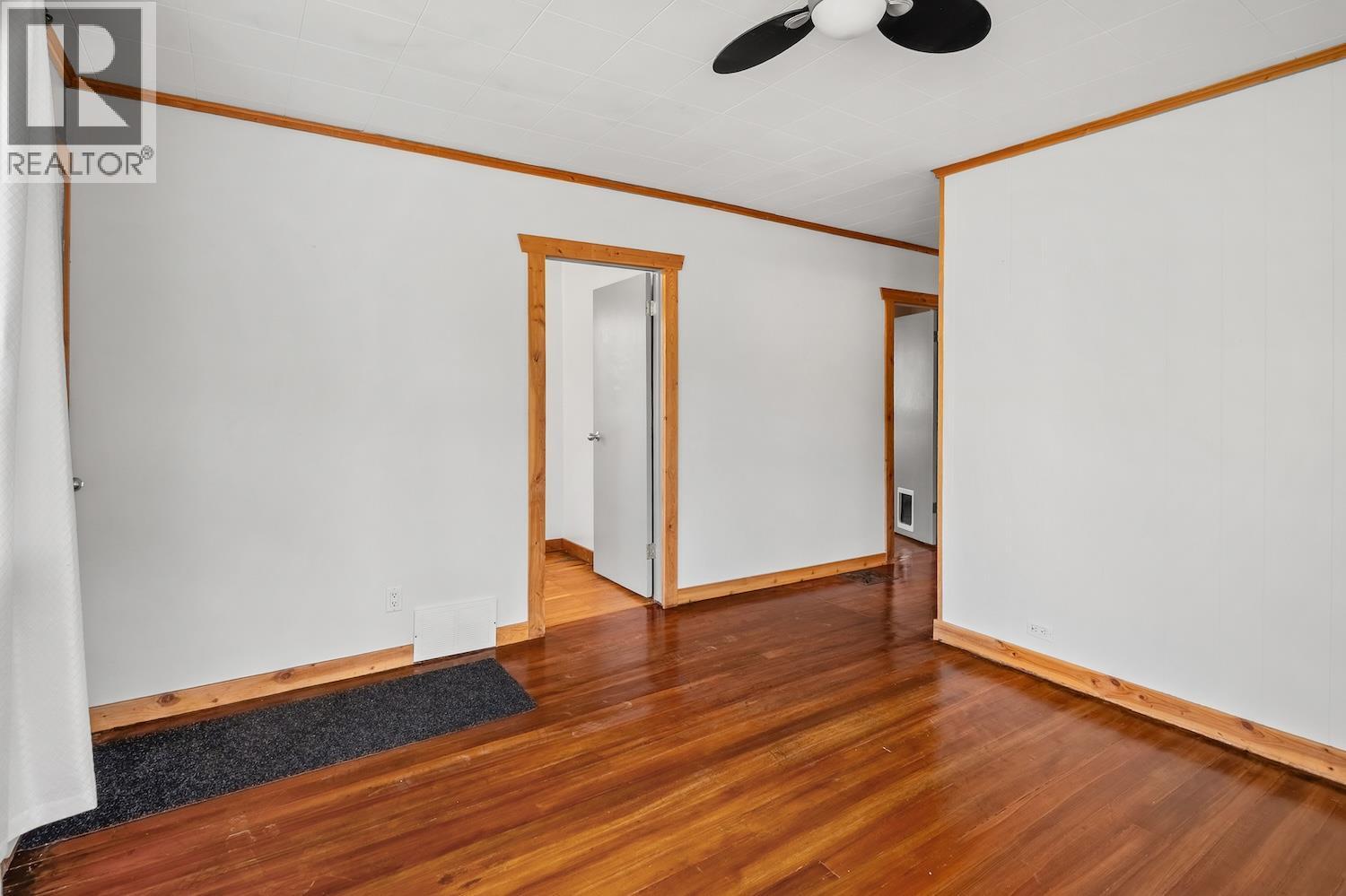 402 6a Avenue, Fernie, British Columbia  V0B 1M0 - Photo 11 - 10366087