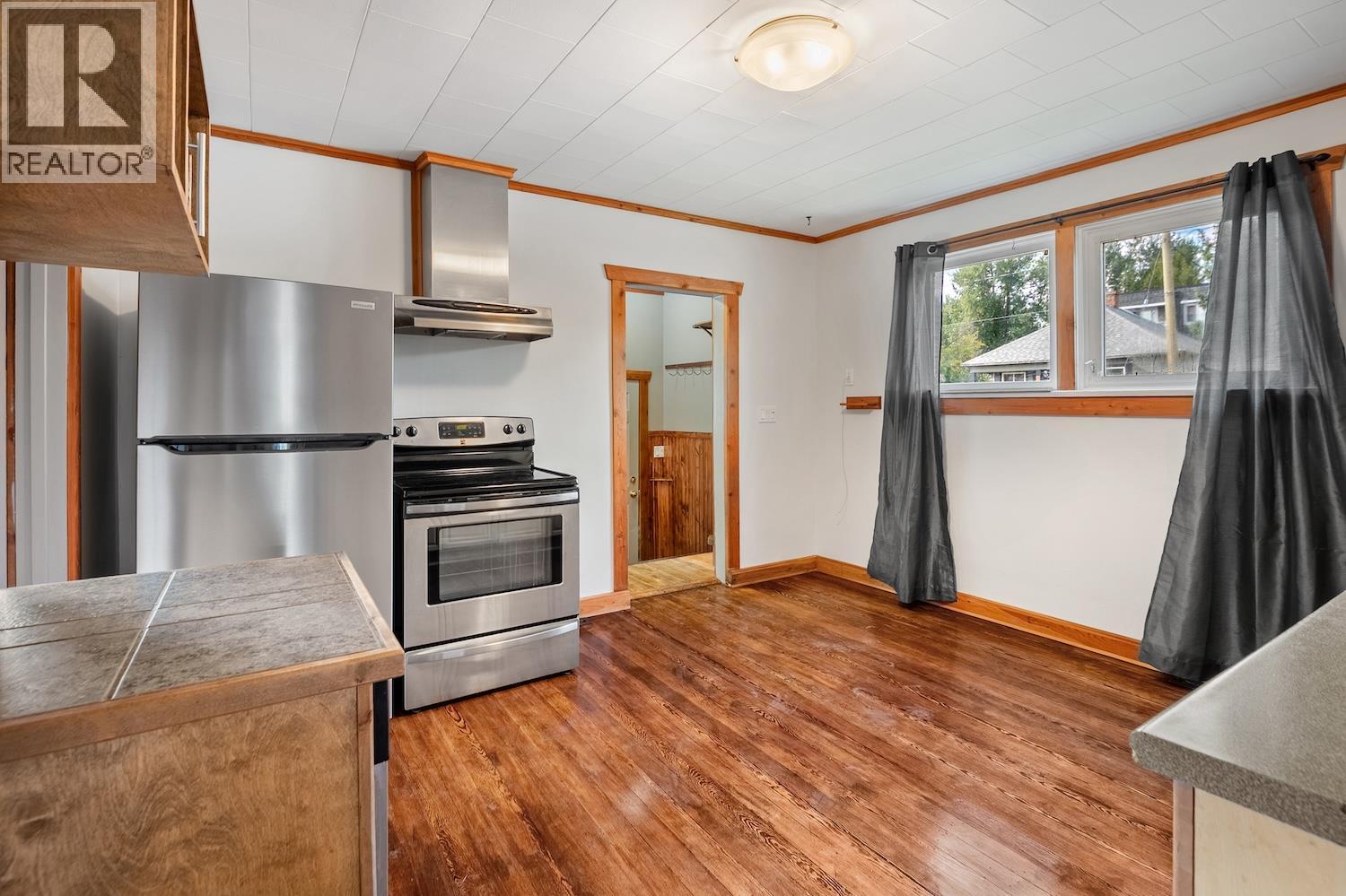 402 6a Avenue, Fernie, British Columbia  V0B 1M0 - Photo 14 - 10366087