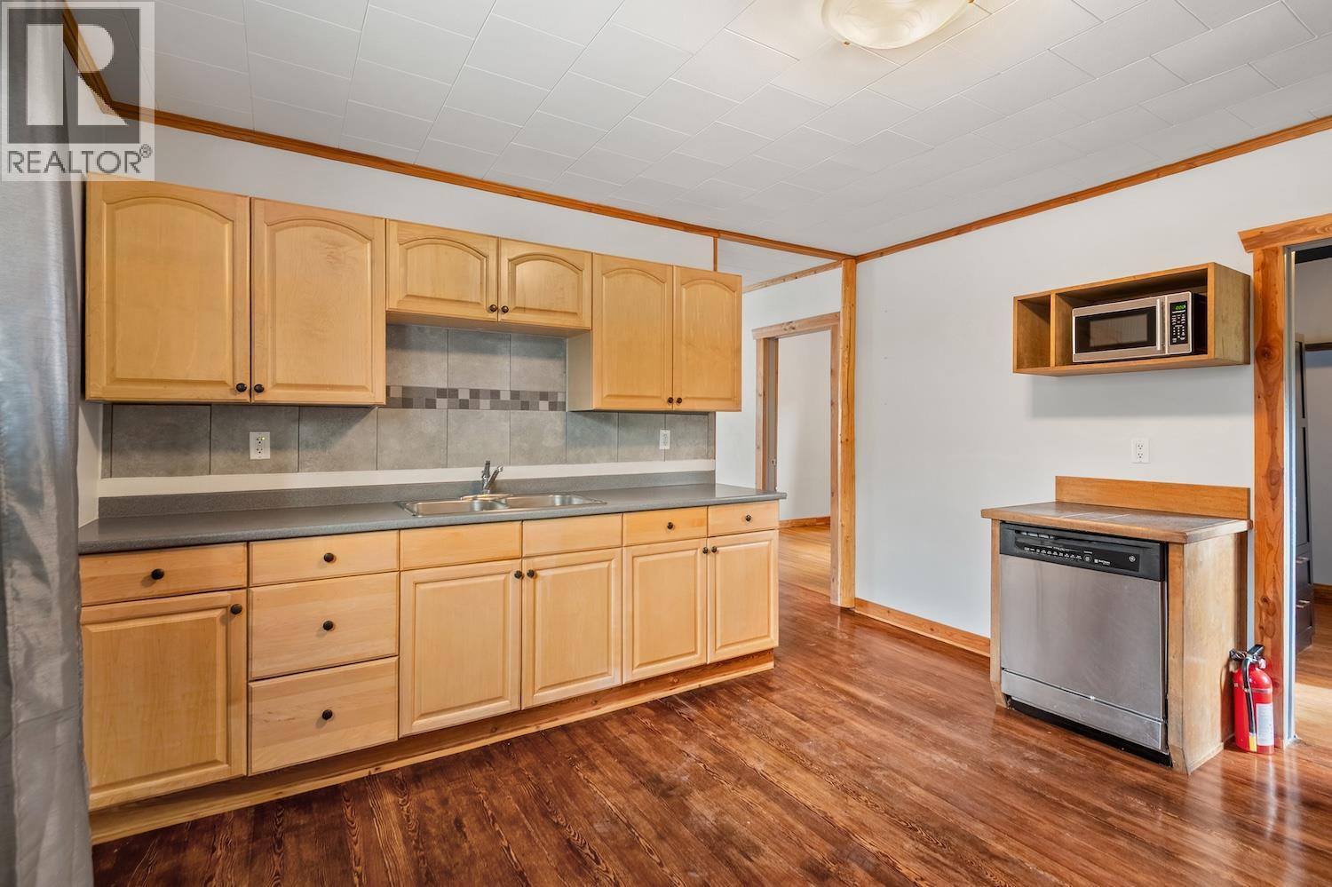 402 6a Avenue, Fernie, British Columbia  V0B 1M0 - Photo 16 - 10366087