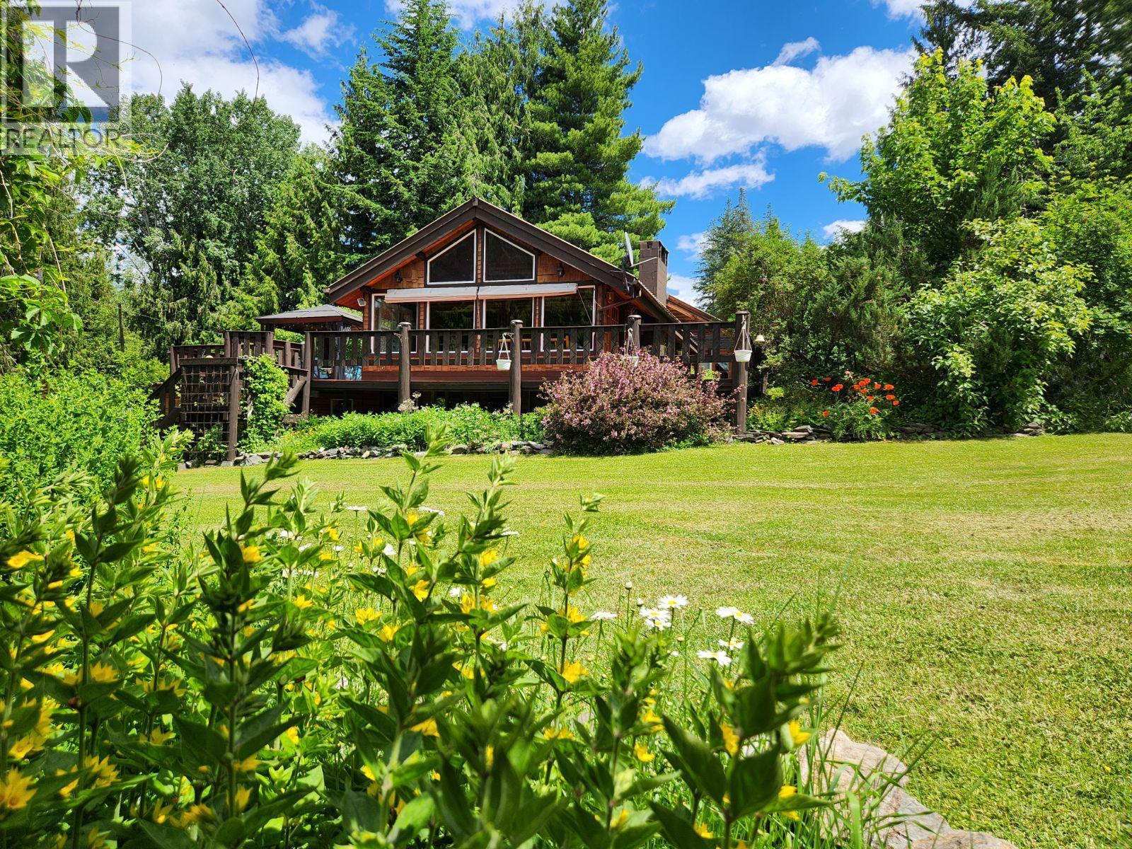 4061 Torry Road, Eagle Bay, British Columbia  V0E 1T0 - Photo 1 - 10366351