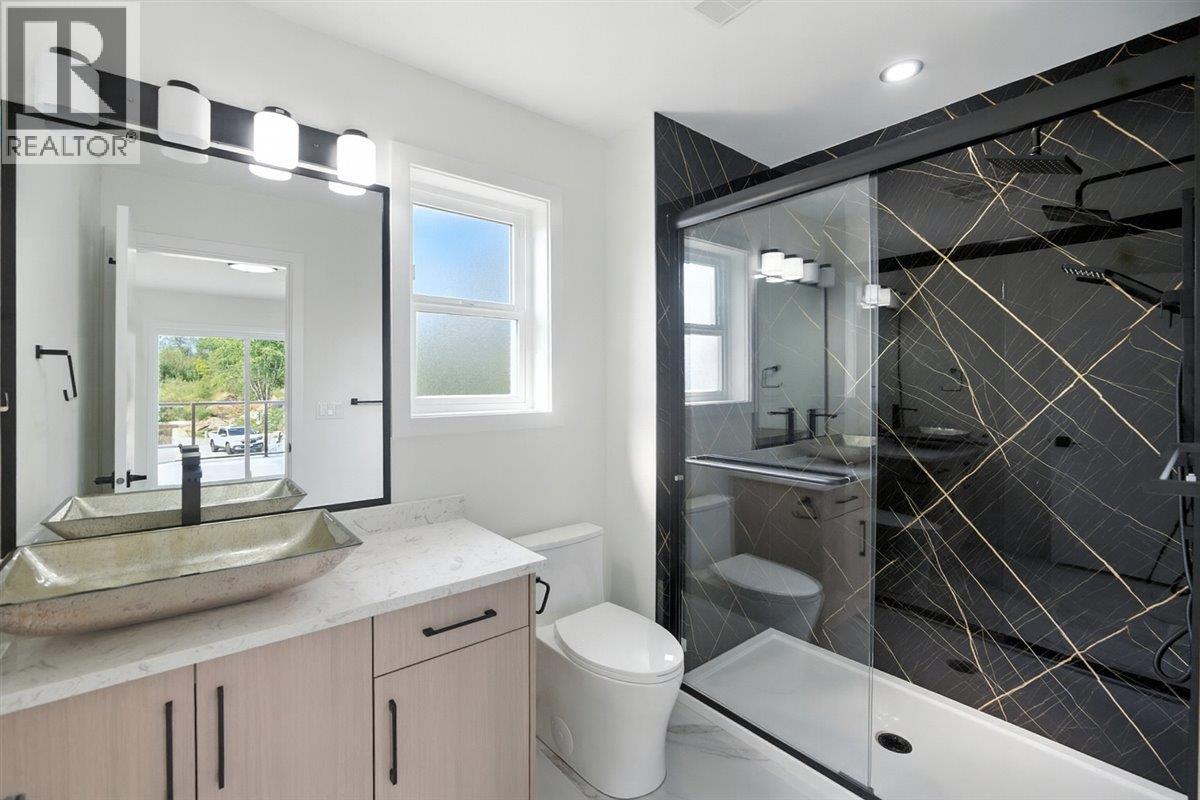 3736 Toba Road, Castlegar, British Columbia  V1N 4Y3 - Photo 11 - 10366137