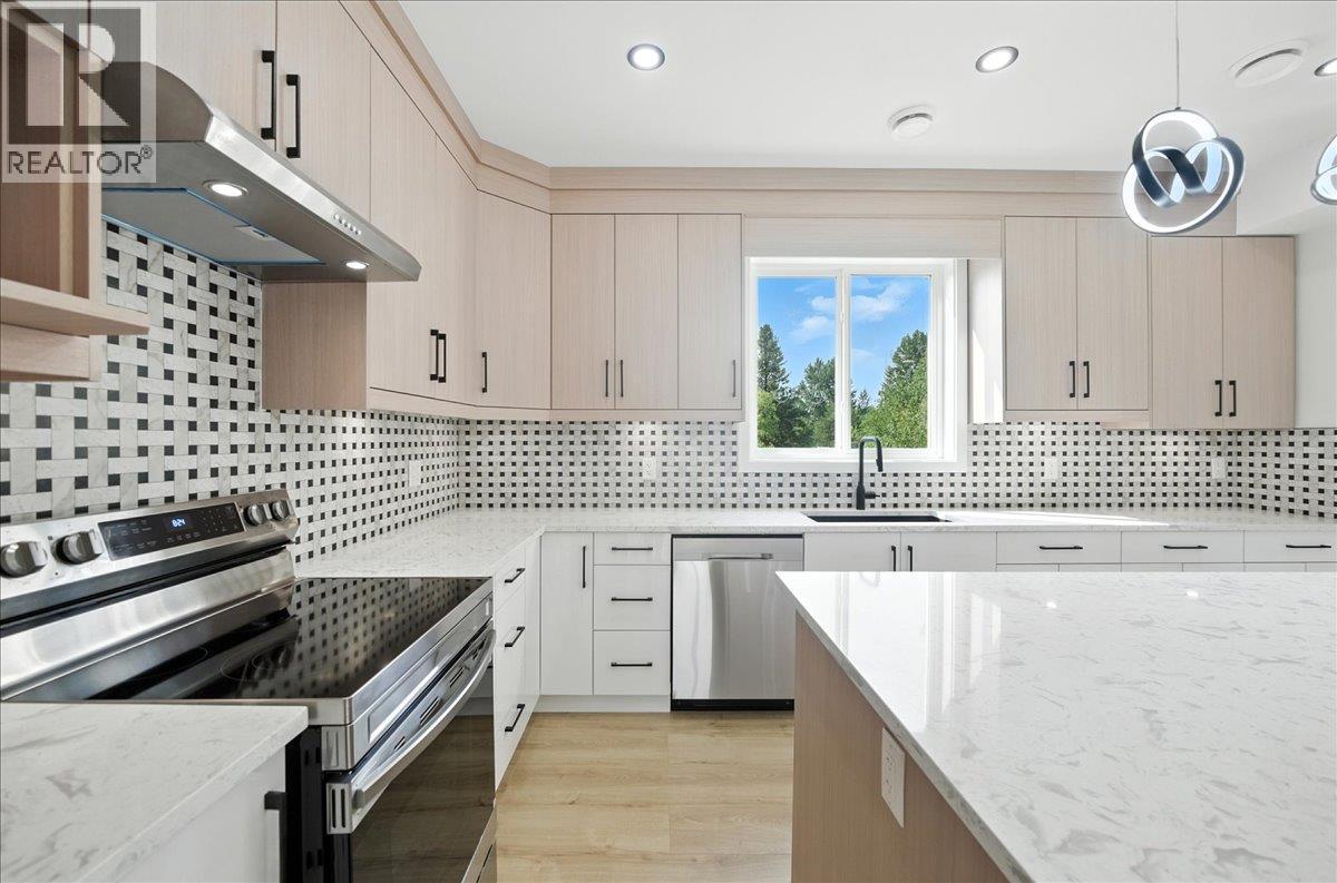 3736 Toba Road, Castlegar, British Columbia  V1N 4Y3 - Photo 16 - 10366137