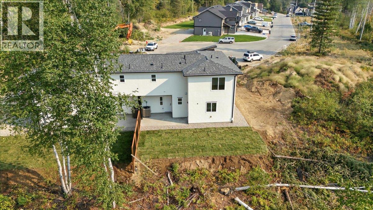 3736 Toba Road, Castlegar, British Columbia  V1N 4Y3 - Photo 4 - 10366137