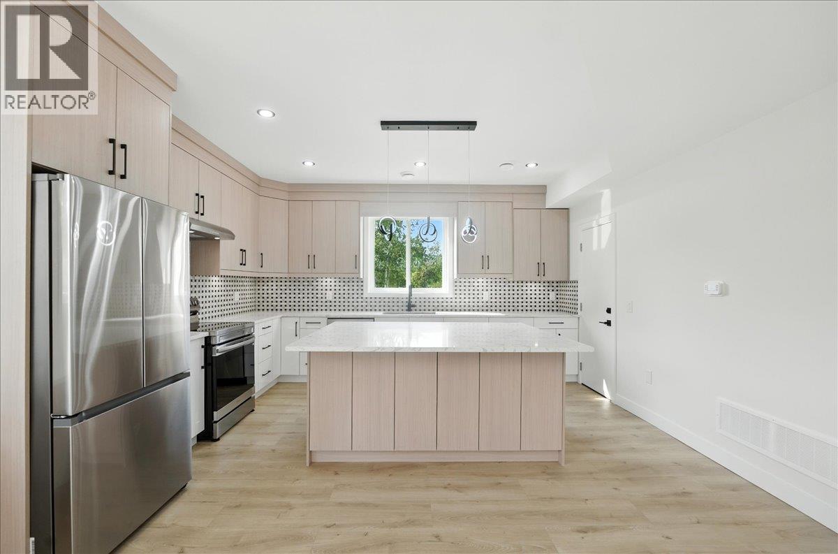 3736 Toba Road, Castlegar, British Columbia  V1N 4Y3 - Photo 7 - 10366137