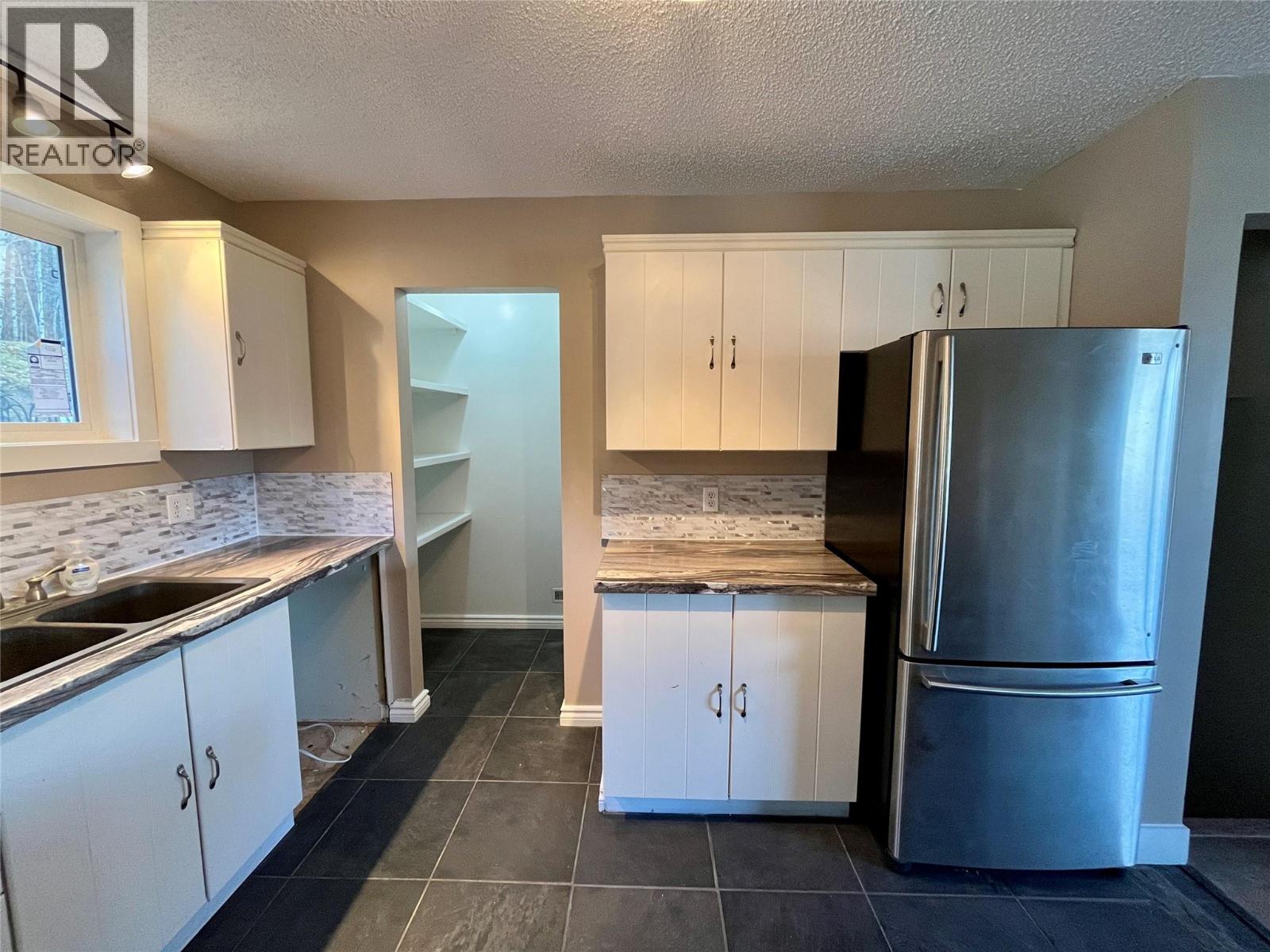 148 Gwillim Crescent, Tumbler Ridge, British Columbia  V0C 2W0 - Photo 9 - 10366097