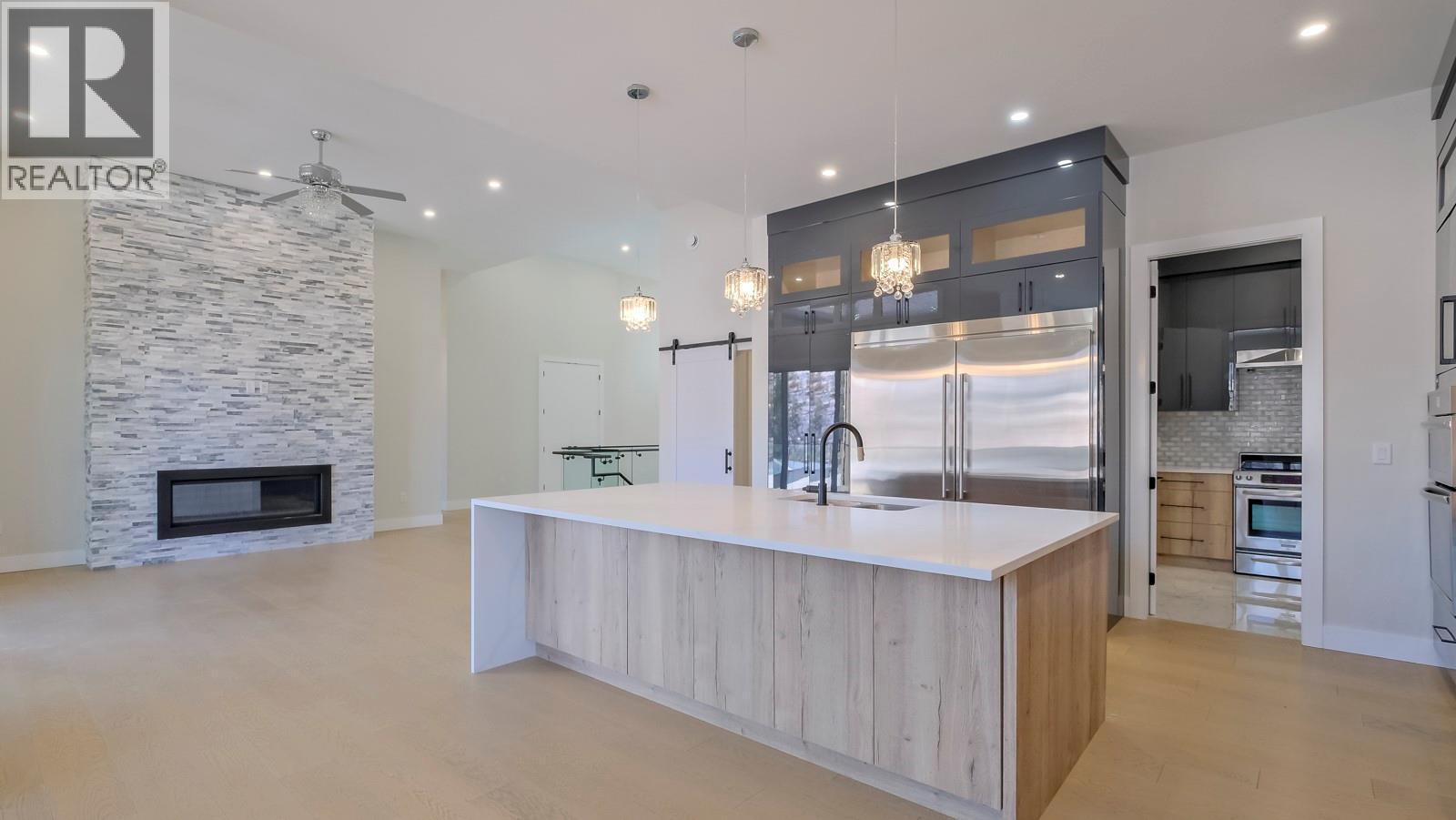 937 Royal Troon Lane, Kelowna, British Columbia  V1P 0A3 - Photo 12 - 10366355