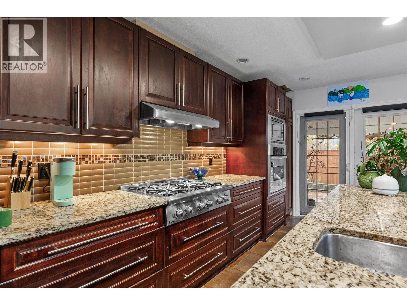 3430 Silverberry Road, Kelowna, British Columbia  V1W 3V5 - Photo 14 - 10366323