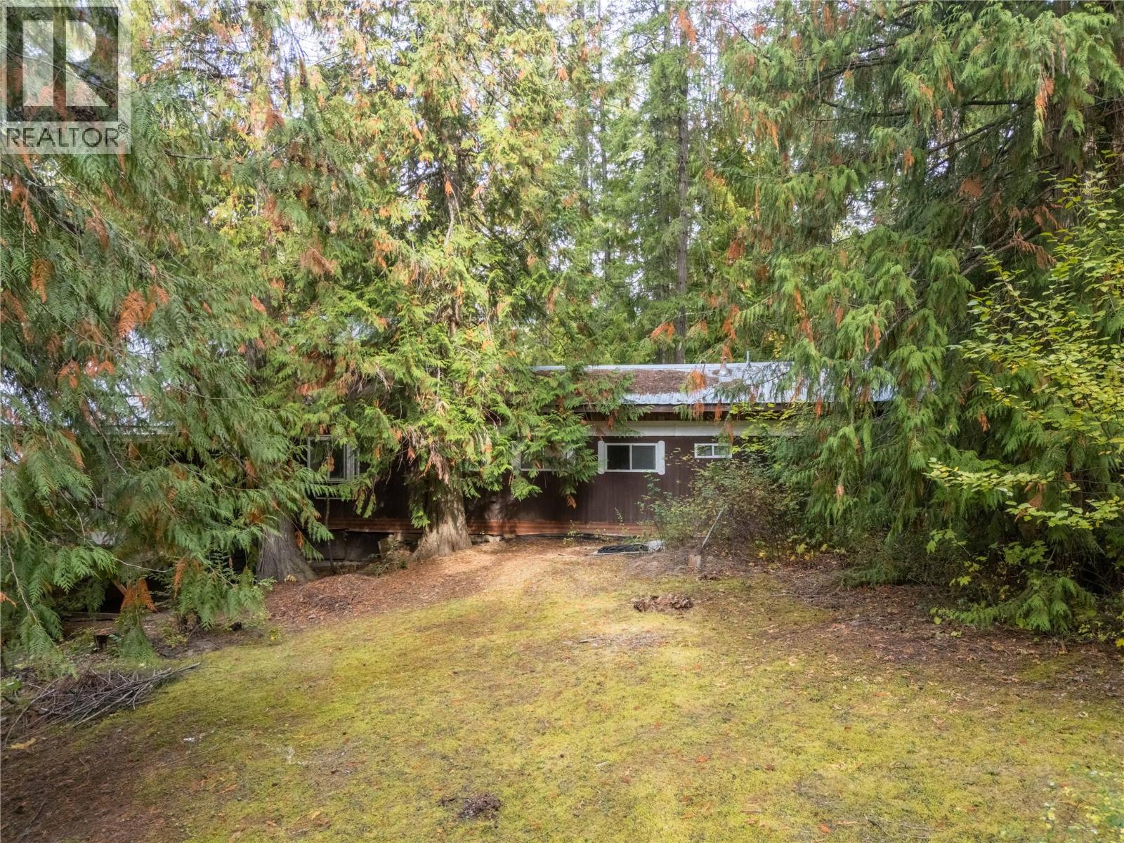 4540 Eagle Bay Road, Eagle Bay, British Columbia  V0E 1T0 - Photo 5 - 10365139