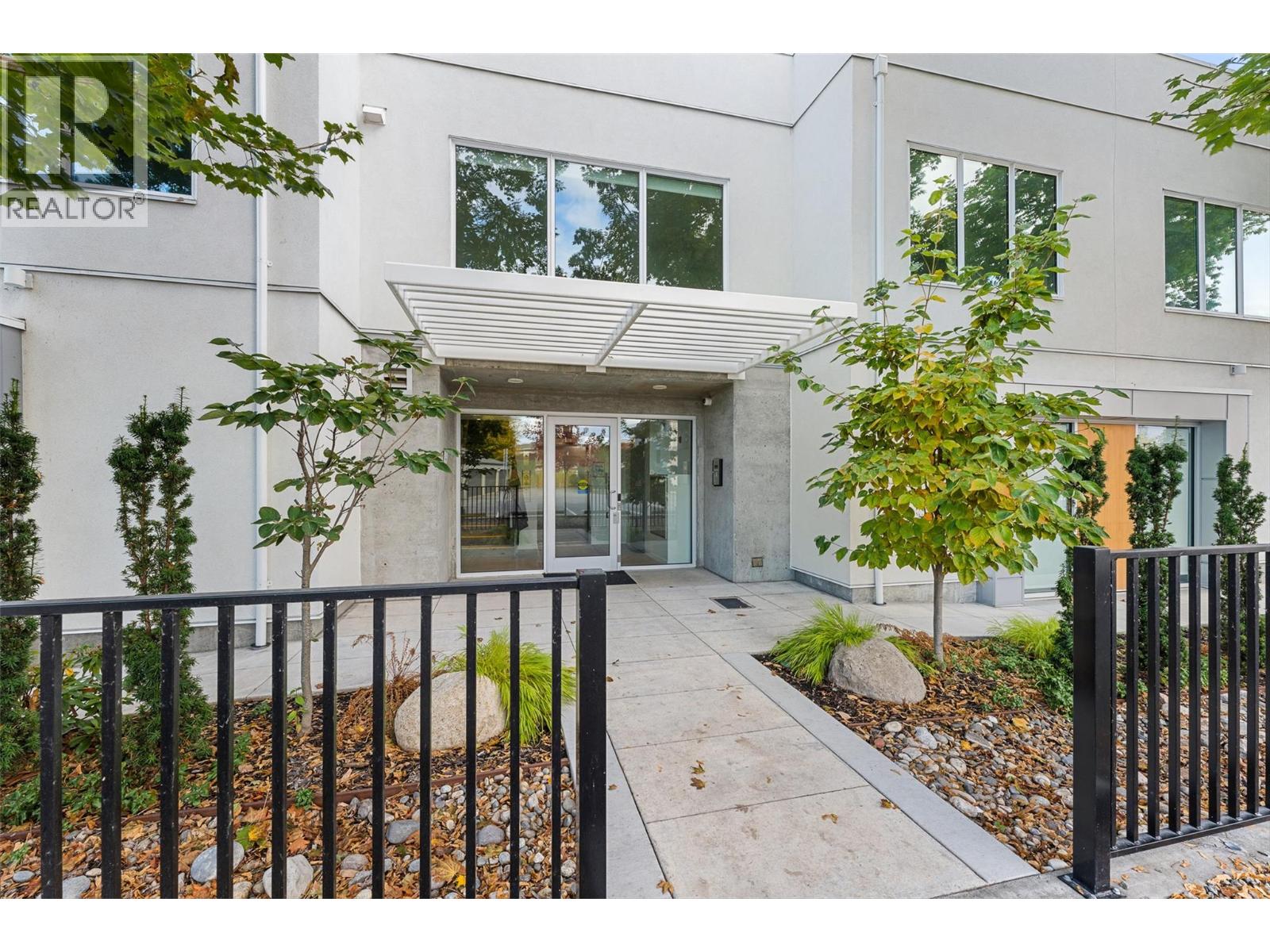 4071 Lakeshore Road Unit# 402, Kelowna, British Columbia  V1W 1V7 - Photo 4 - 10366501