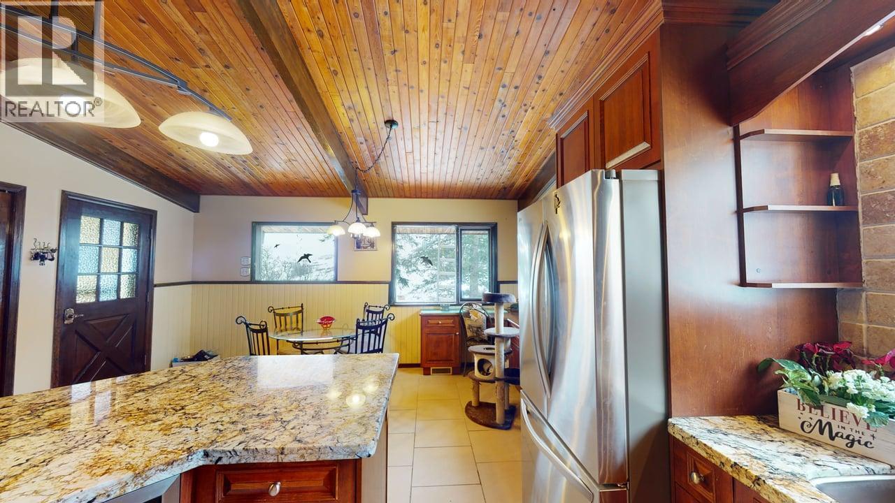 2545 6 Highway, Lumby, British Columbia  V0E 2G1 - Photo 10 - 10366341