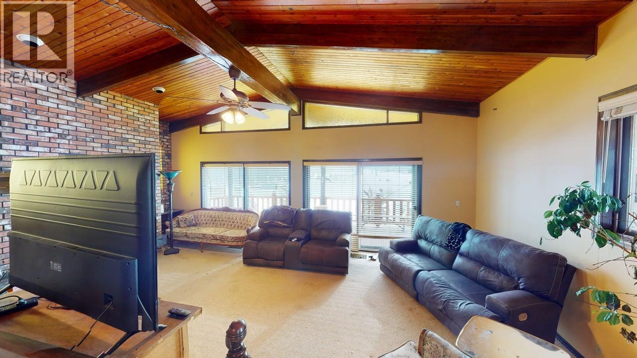 2545 6 Highway, Lumby, British Columbia  V0E 2G1 - Photo 13 - 10366341