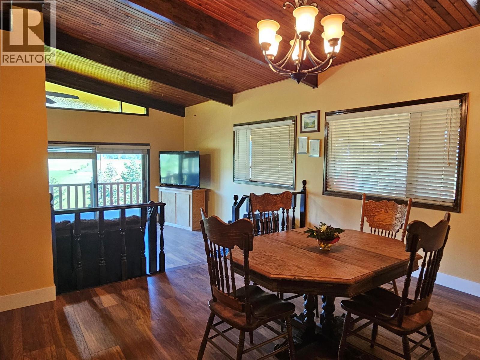 2545 6 Highway, Lumby, British Columbia  V0E 2G1 - Photo 17 - 10366341