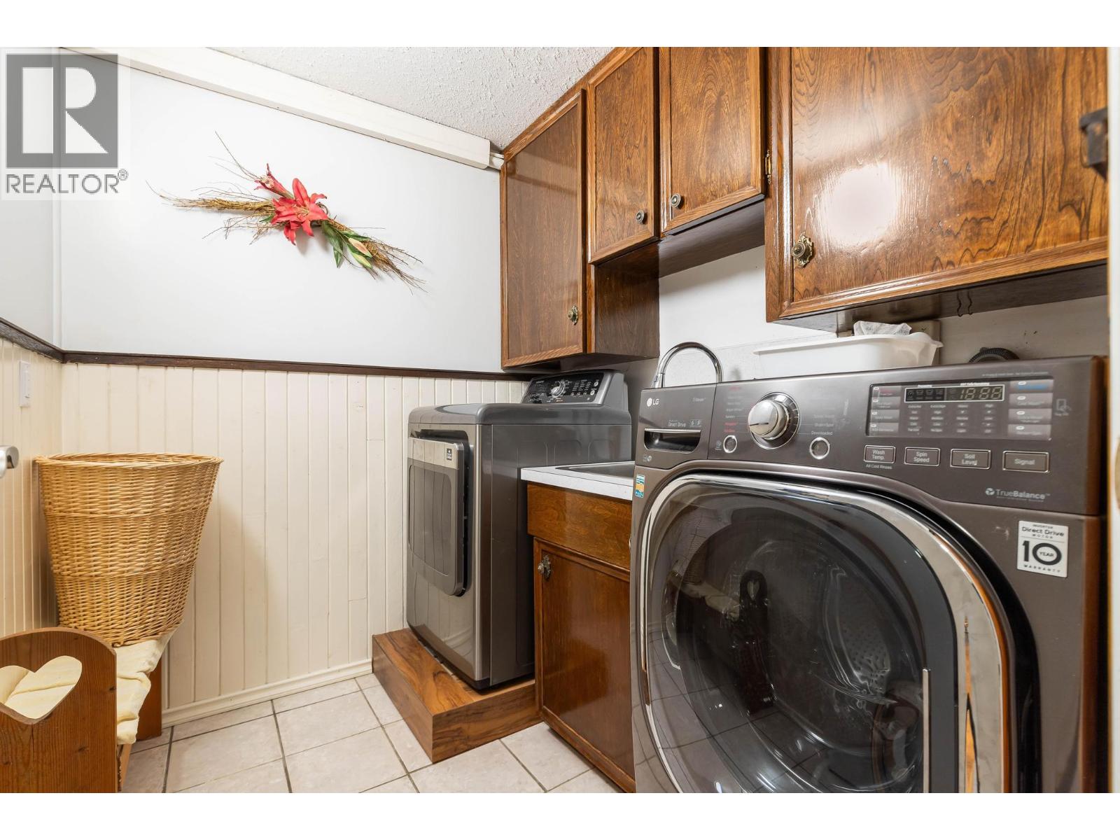 2545 6 Highway, Lumby, British Columbia  V0E 2G1 - Photo 25 - 10366341