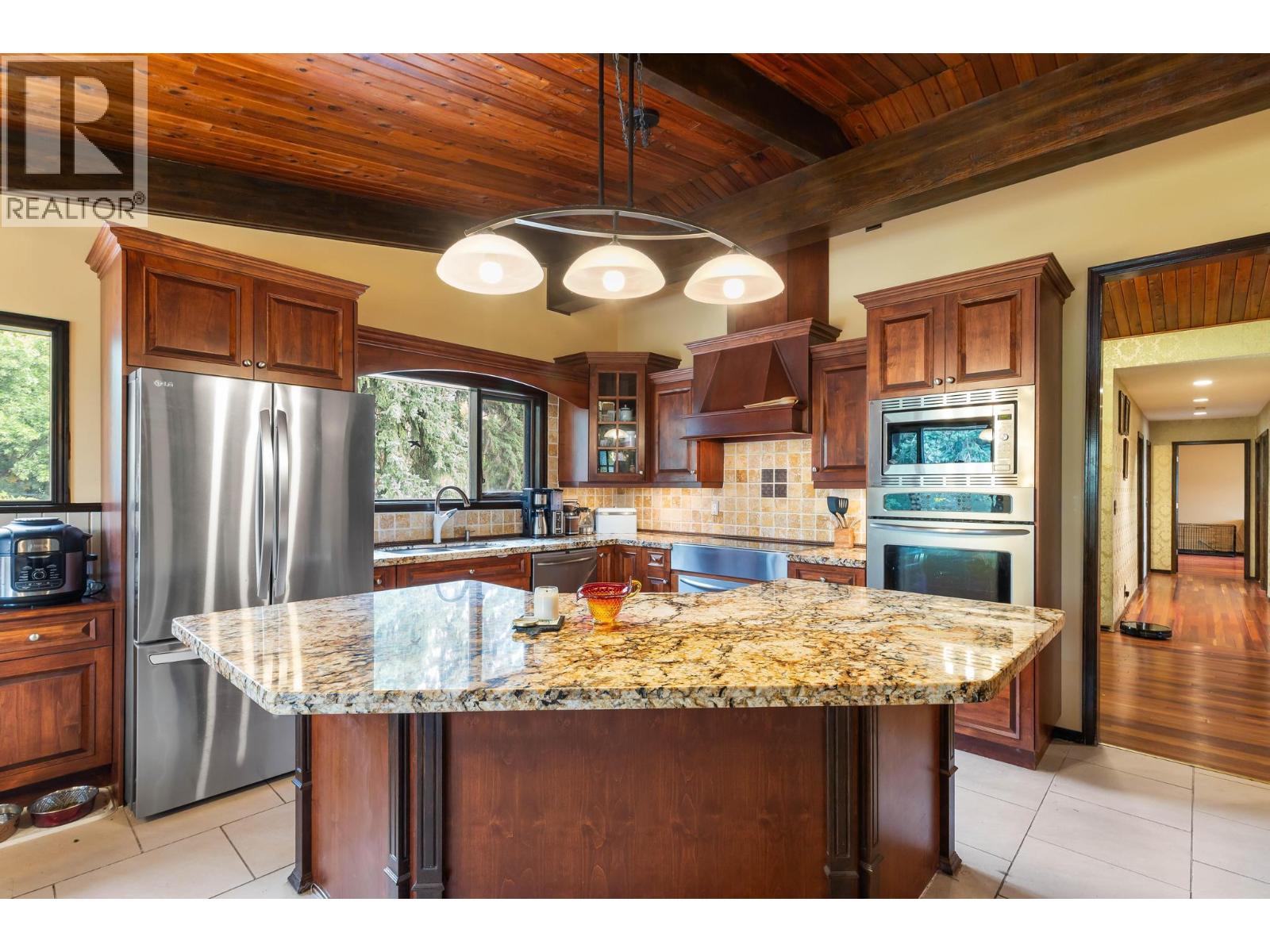 2545 6 Highway, Lumby, British Columbia  V0E 2G1 - Photo 4 - 10366341