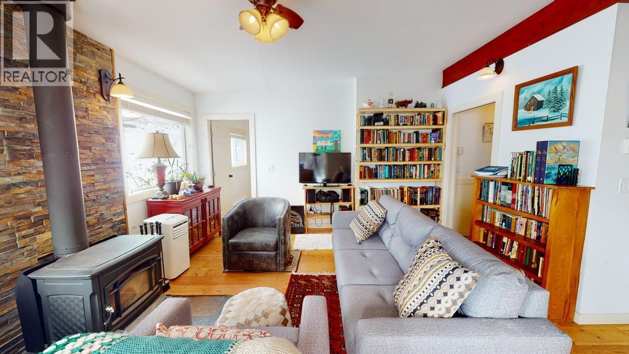 2545 6 Highway, Lumby, British Columbia  V0E 2G1 - Photo 50 - 10366341