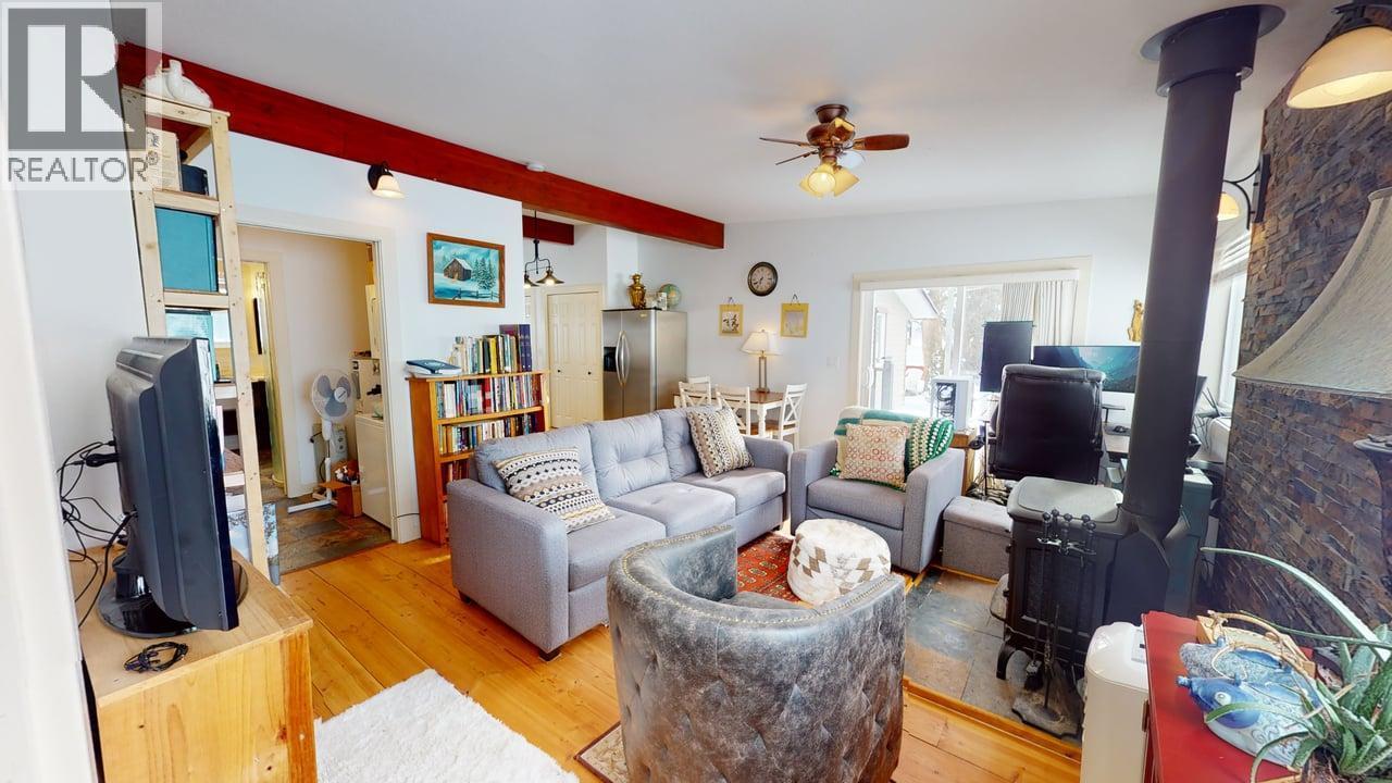 2545 6 Highway, Lumby, British Columbia  V0E 2G1 - Photo 51 - 10366341