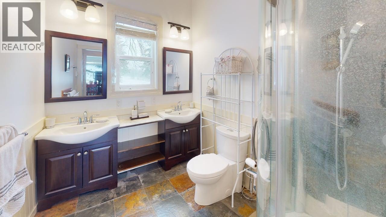 2545 6 Highway, Lumby, British Columbia  V0E 2G1 - Photo 53 - 10366341