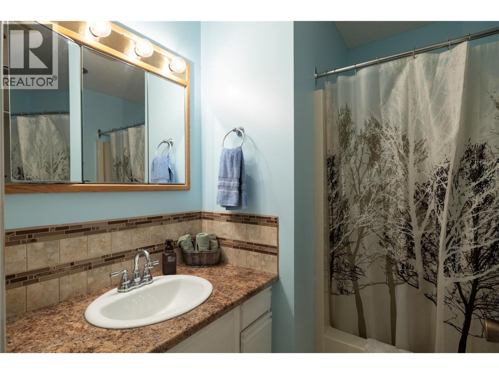 3035 Hayden Drive, Armstrong, British Columbia  V0E 1B1 - Photo 7 - 10366596